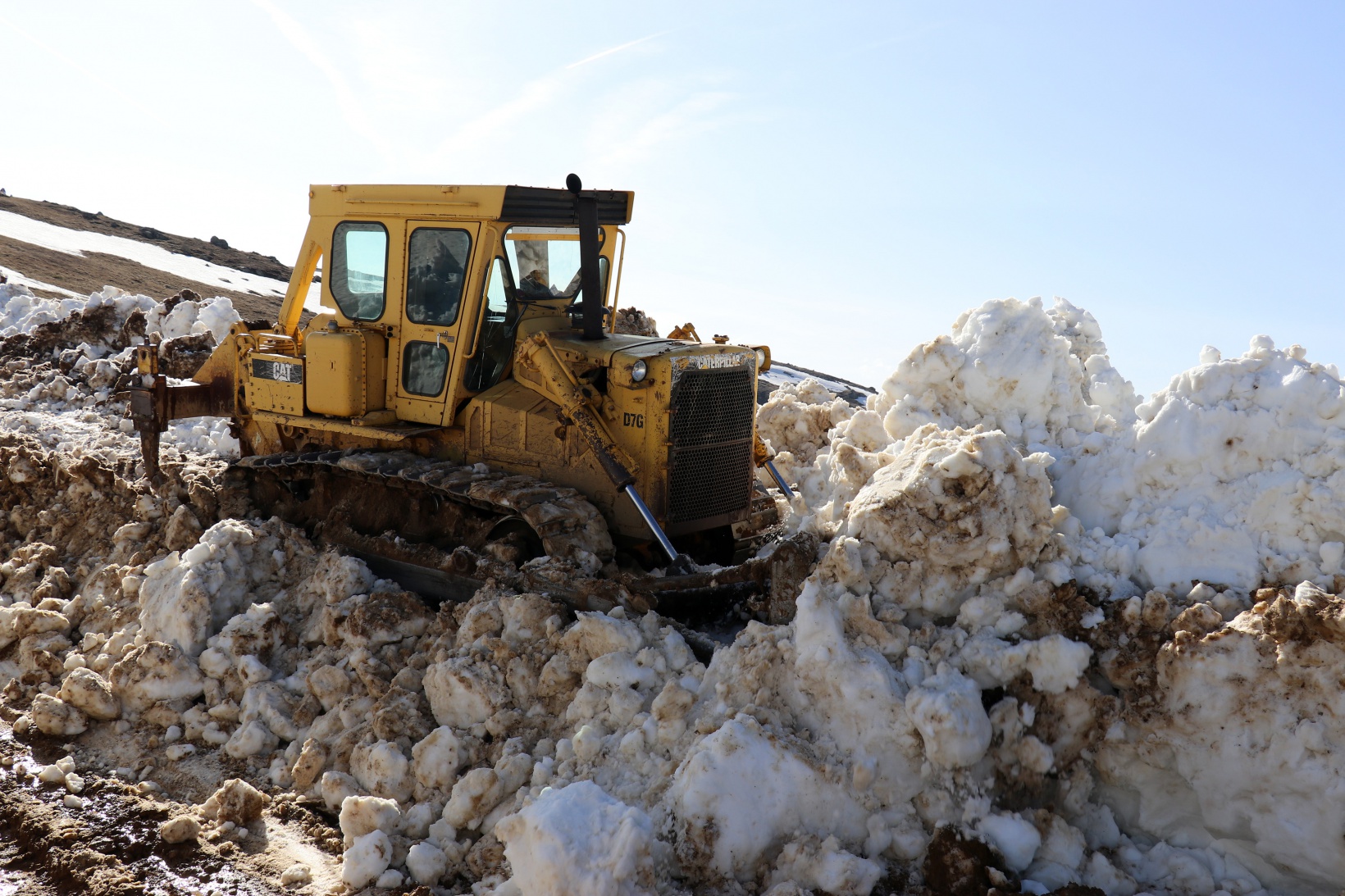 Gümüşhane yaylalarında karla mücadele devam ediyor 20