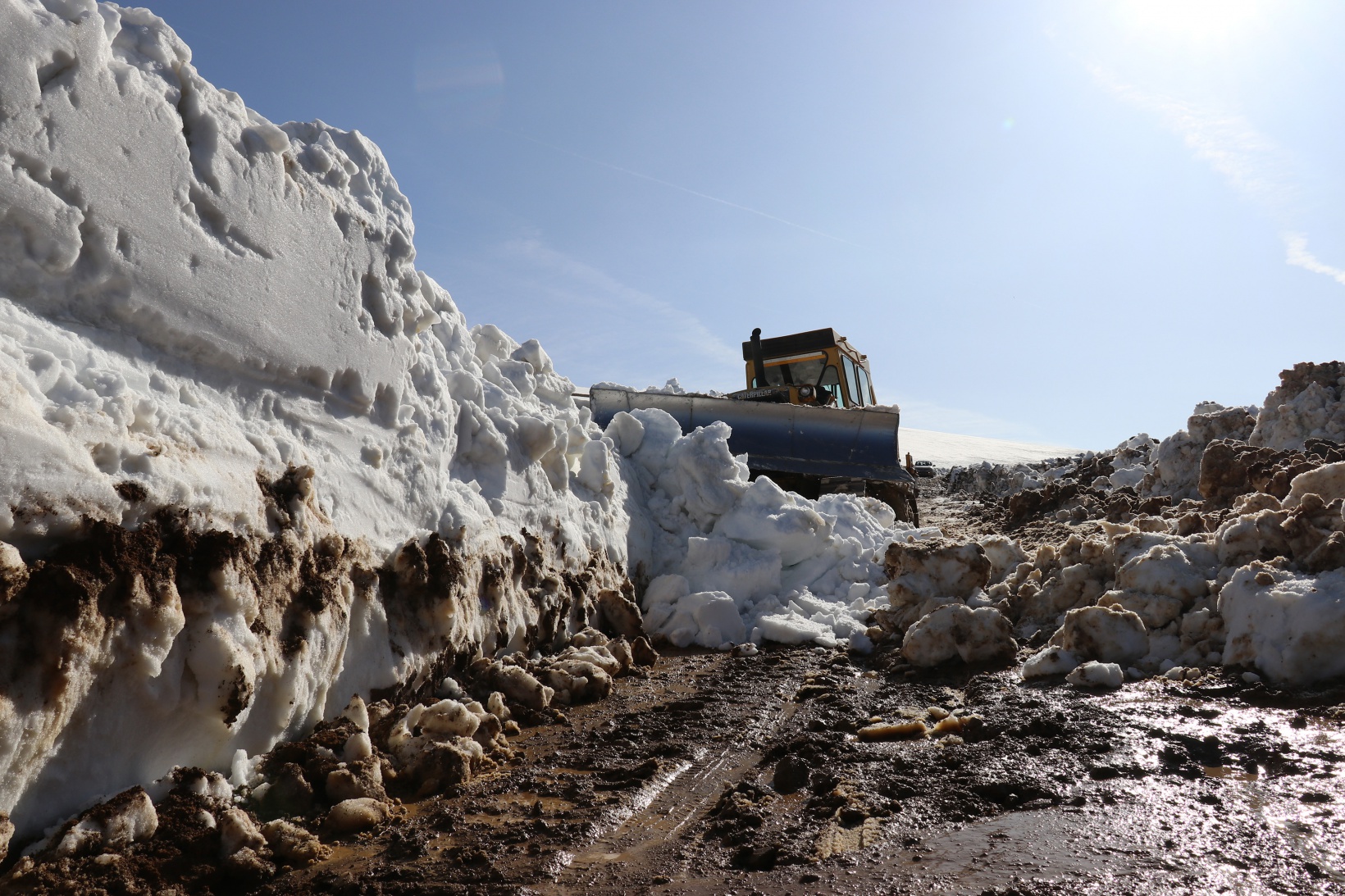 Gümüşhane yaylalarında karla mücadele devam ediyor 10