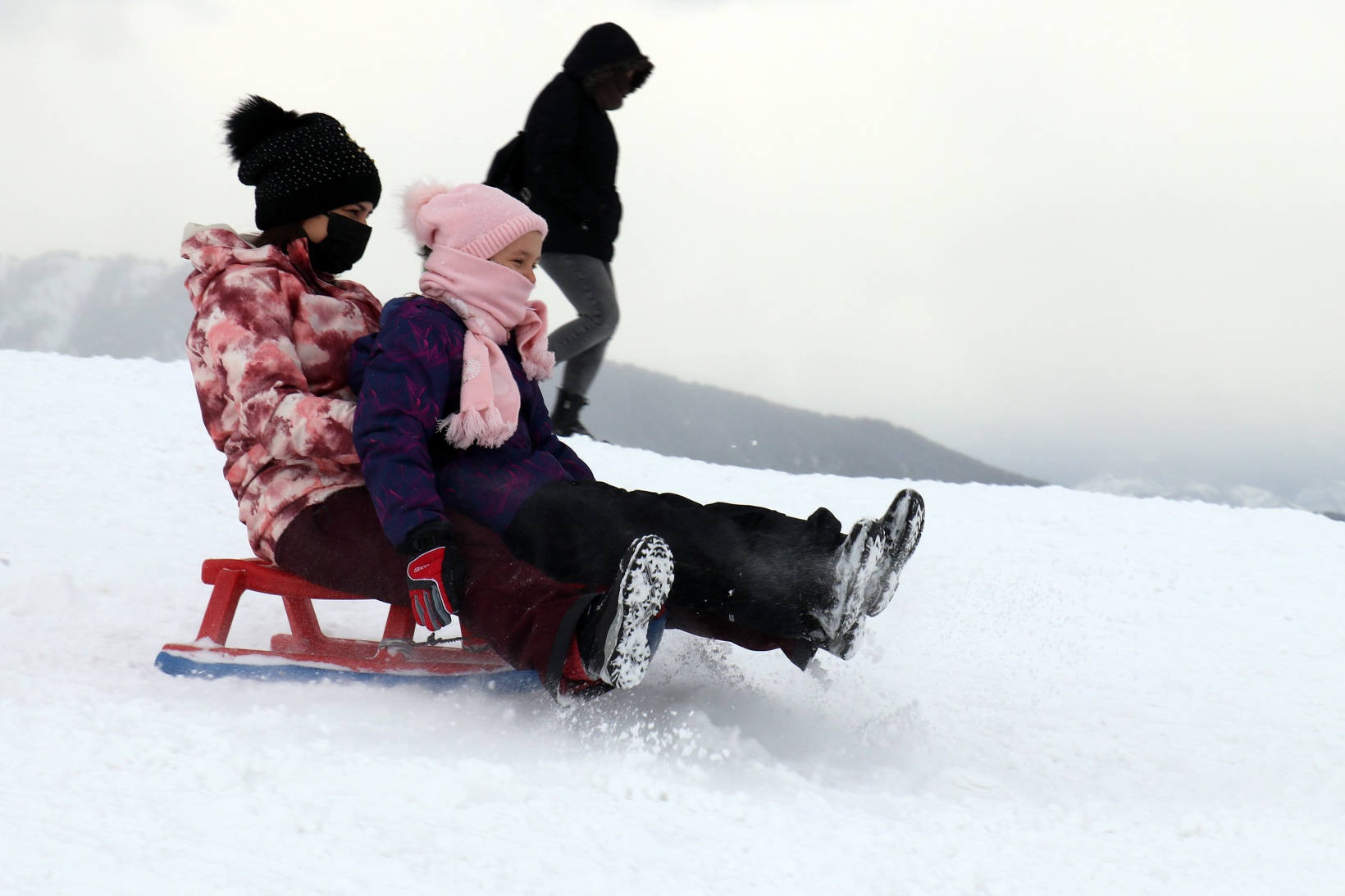 2 bin 100 metrede çığlık sesleri kahkaha seslerine karıştı 16