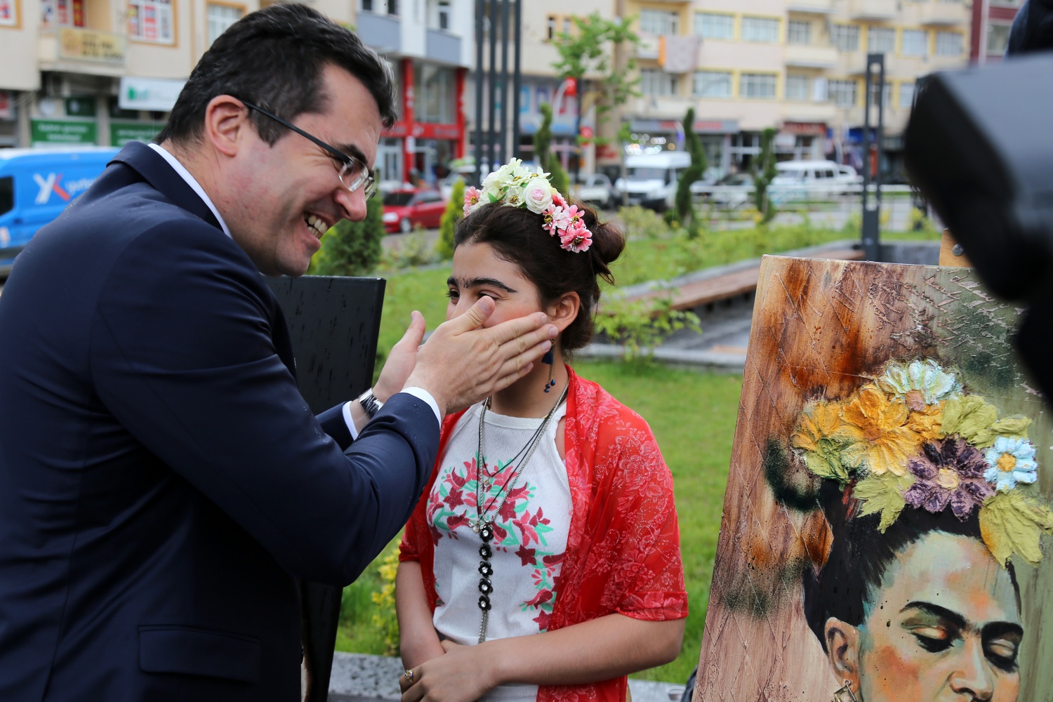 Bahçeşehir Kolejinden ‘Neşeli Renkler’ sergisi 7