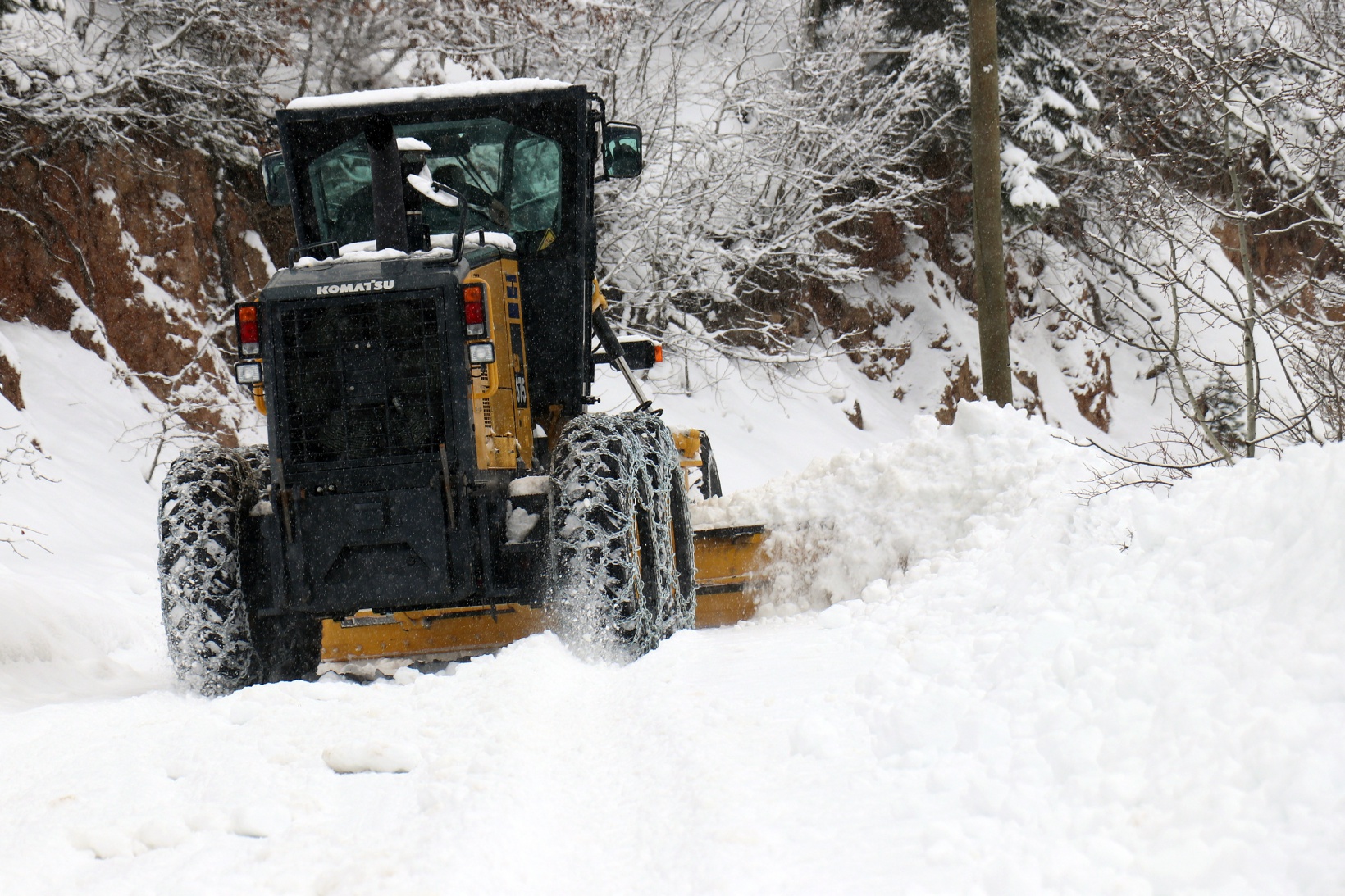 Gümüşhane’de karla mücadele çalışmaları devam ediyor 8
