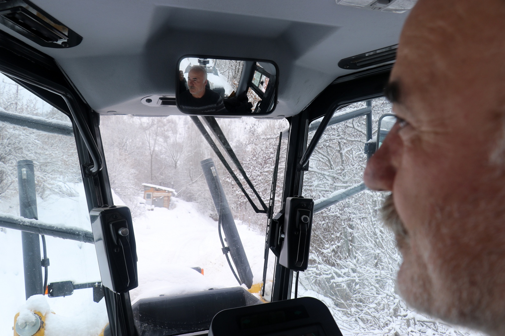 Gümüşhane’de karla mücadele çalışmaları devam ediyor 14