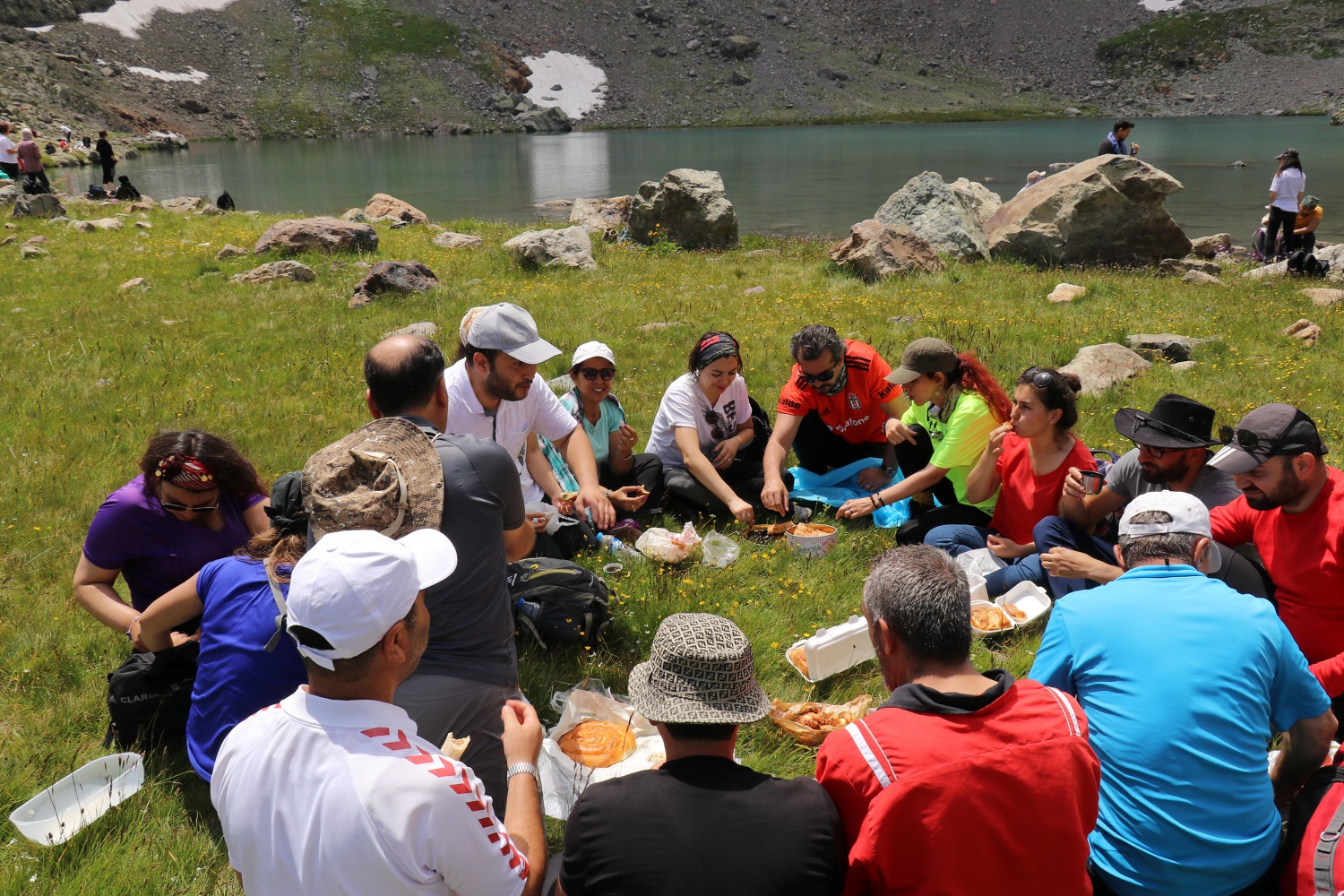 Yüksek zirvelerin cenneti: Artabel Gölleri Tabiat Parkı 46