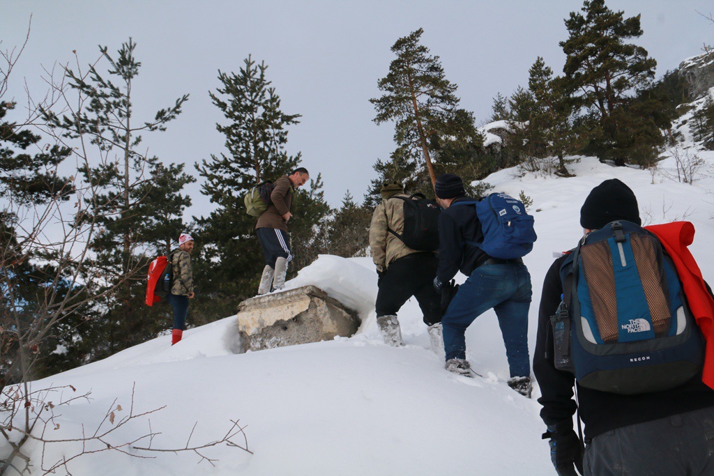Yücebelen Köylülerinden 1 metreyi aşan karlı zeminde zorlu tırmanış 6