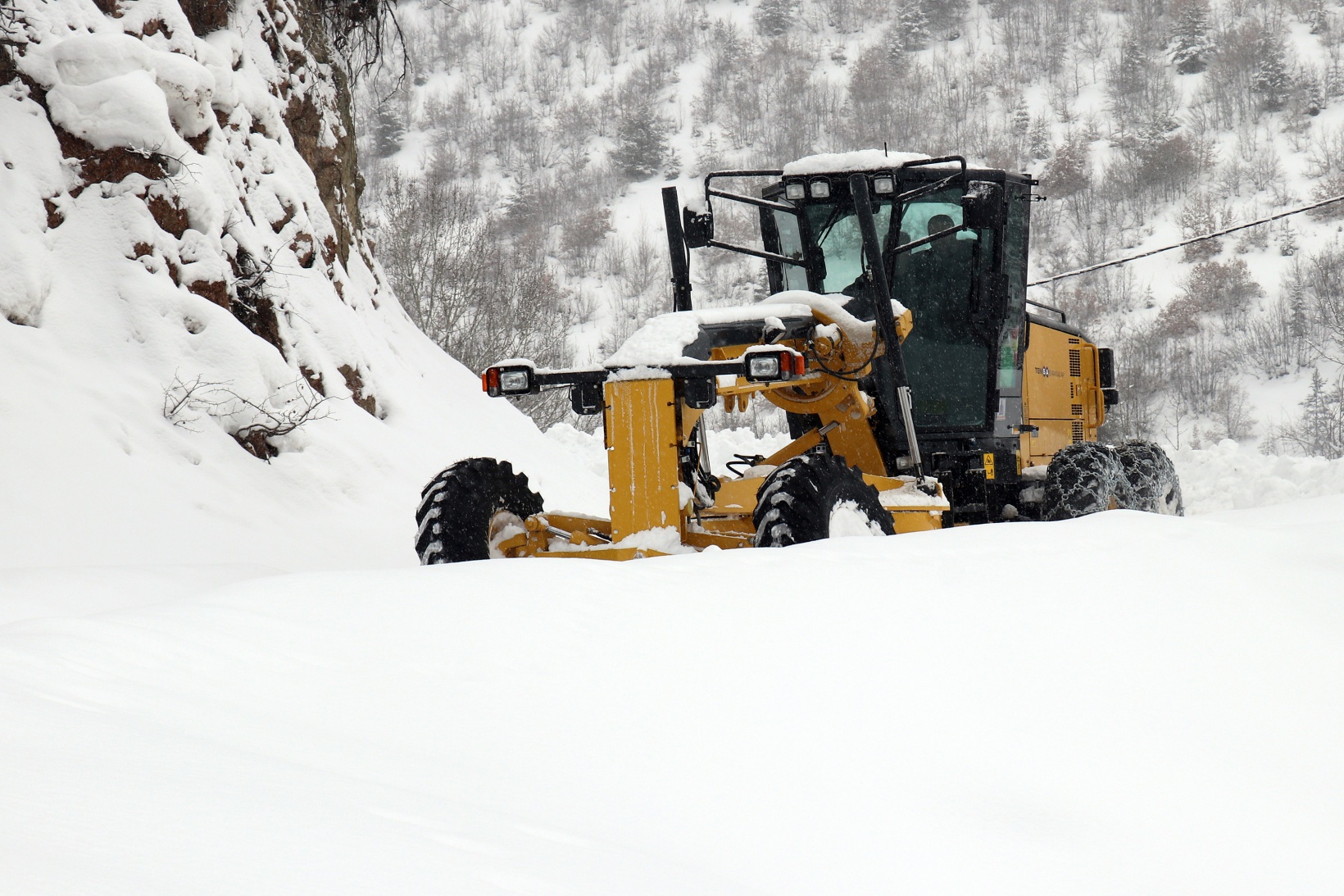 Gümüşhane’de karla mücadele çalışmaları devam ediyor 13
