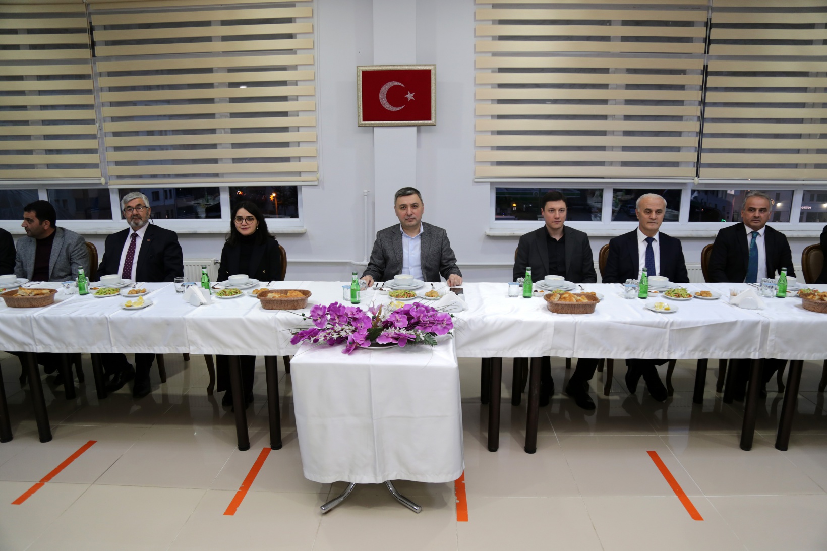 Vali Tanrısever İl Genel Meclisi üyeleri ve İl Özel İdaresi’nin emekçileriyle iftar yaptı 4