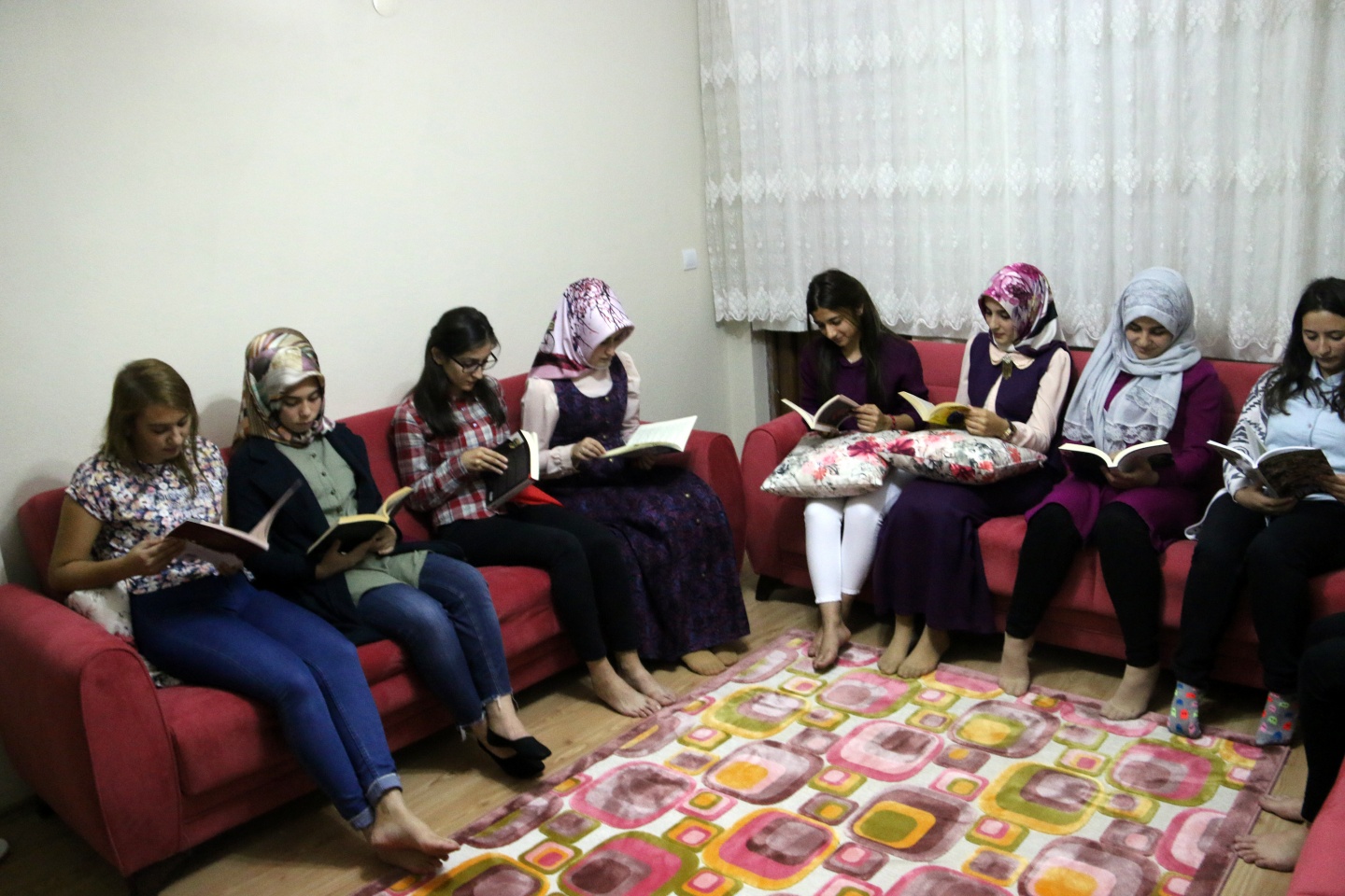 KYK Torul yurdunda kütüphane açıldı 4