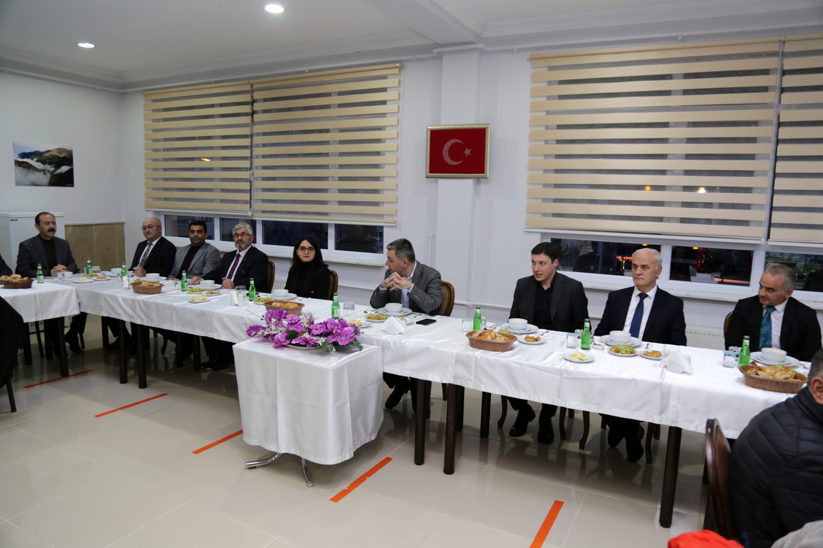 Vali Tanrısever İl Genel Meclisi üyeleri ve İl Özel İdaresi’nin emekçileriyle iftar yaptı 18