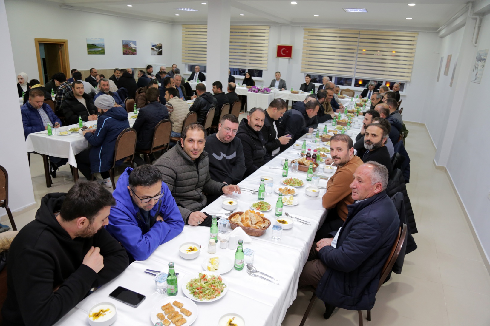 Vali Tanrısever İl Genel Meclisi üyeleri ve İl Özel İdaresi’nin emekçileriyle iftar yaptı 8