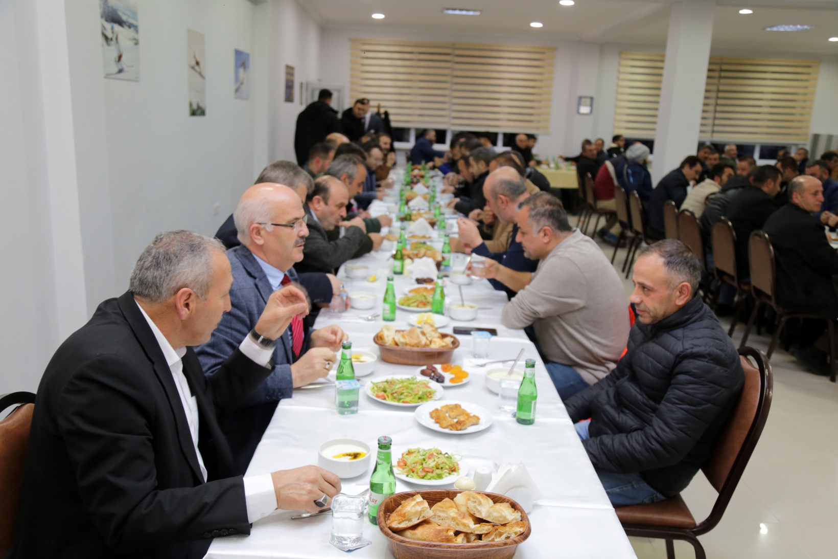 Vali Tanrısever İl Genel Meclisi üyeleri ve İl Özel İdaresi’nin emekçileriyle iftar yaptı 9