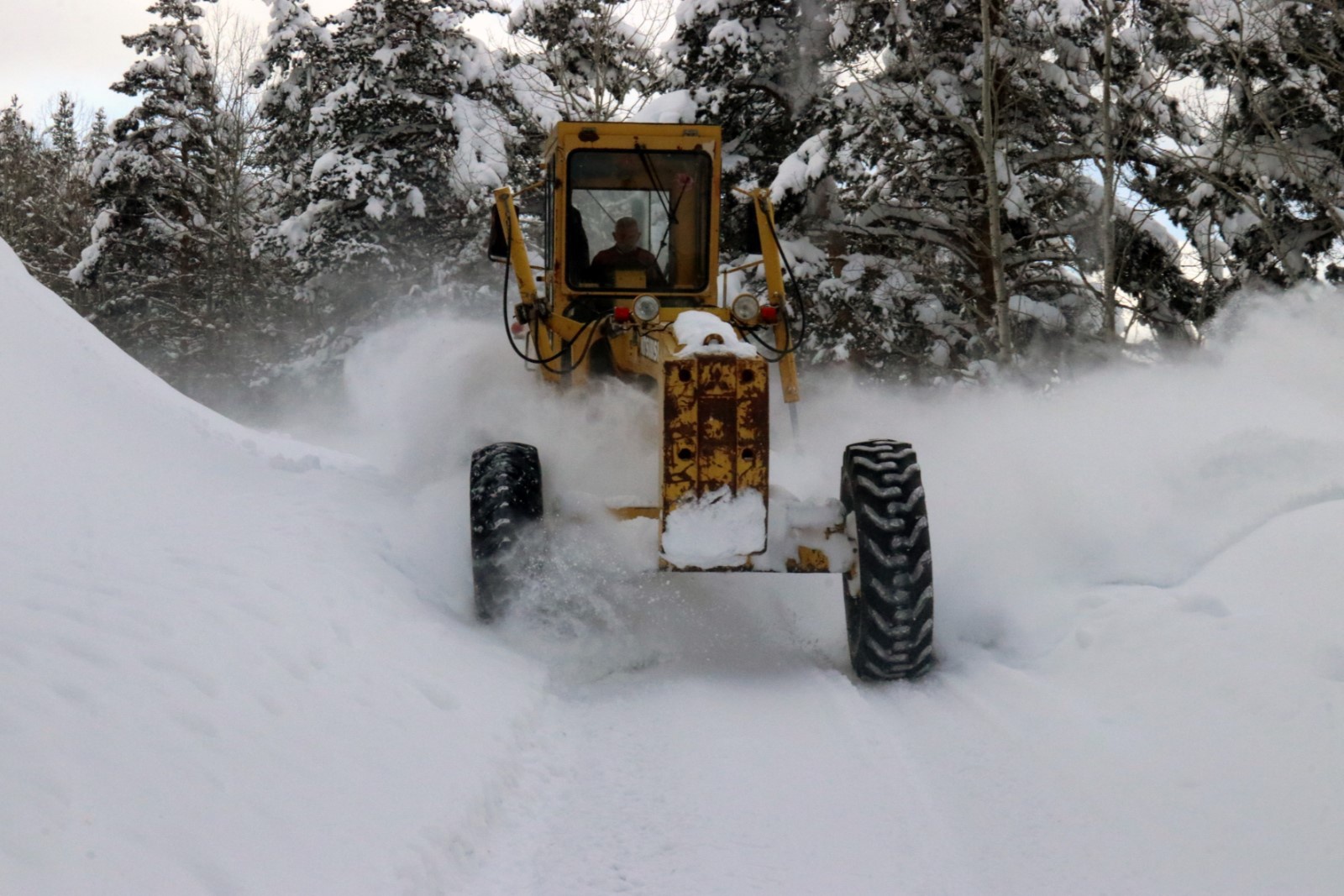 Gümüşhane’de karla mücadele çalışmaları sürüyor 7