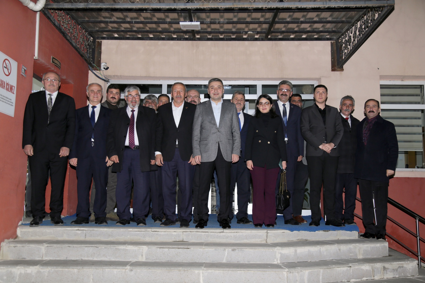 Vali Tanrısever İl Genel Meclisi üyeleri ve İl Özel İdaresi’nin emekçileriyle iftar yaptı 14