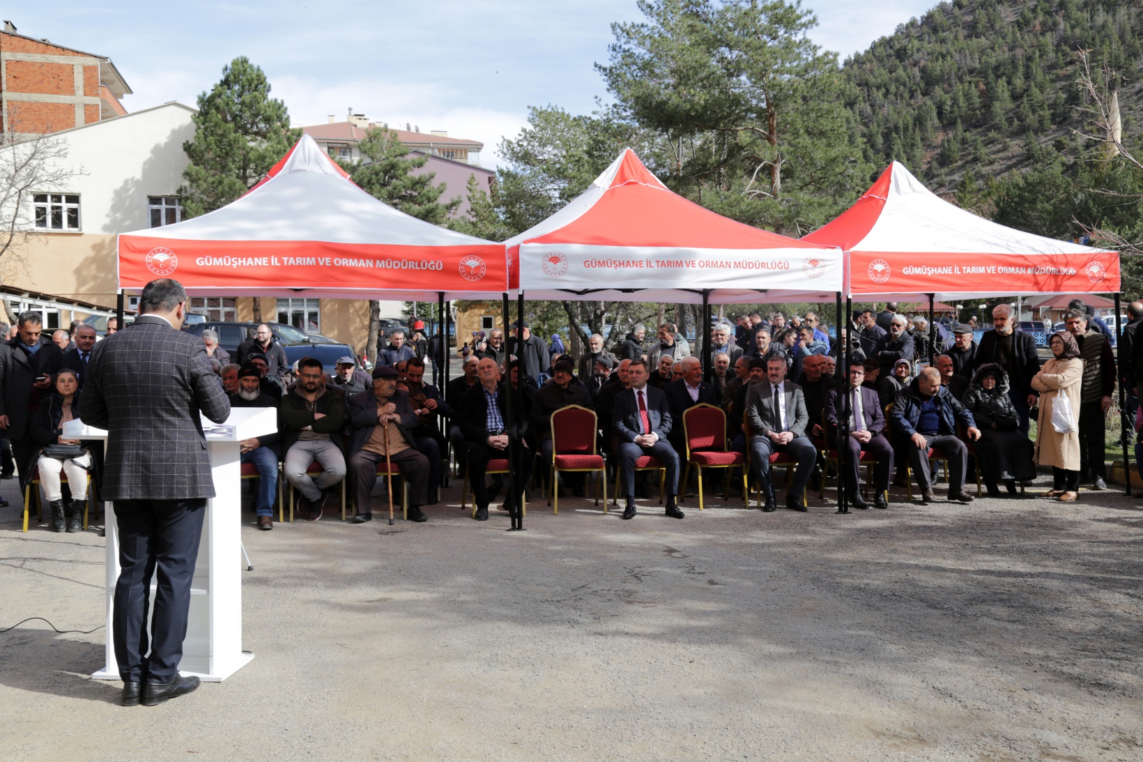 Gümüşhane’de üreticilere 3,5 milyon TL’lik fidan ve tohum dağıtıldı 8