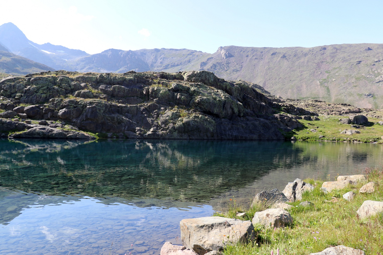 Yüksek zirvelerin cenneti: Artabel Gölleri Tabiat Parkı 7