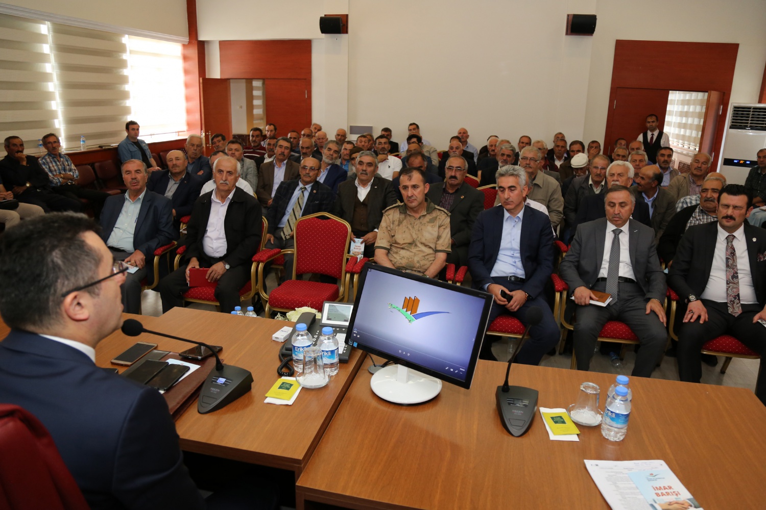 Gümüşhane’de köy muhtarları imar barışı hakkında bilgilendirildi 7