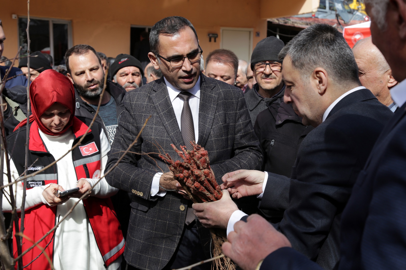 Gümüşhane’de üreticilere 3,5 milyon TL’lik fidan ve tohum dağıtıldı 5