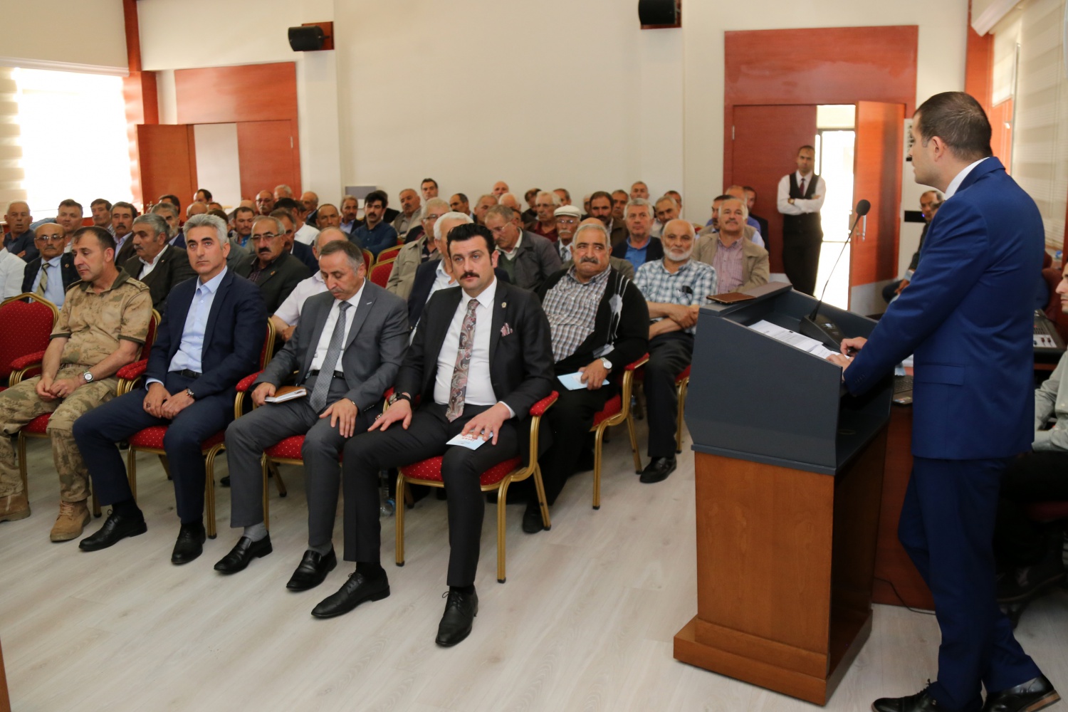 Gümüşhane’de köy muhtarları imar barışı hakkında bilgilendirildi 10