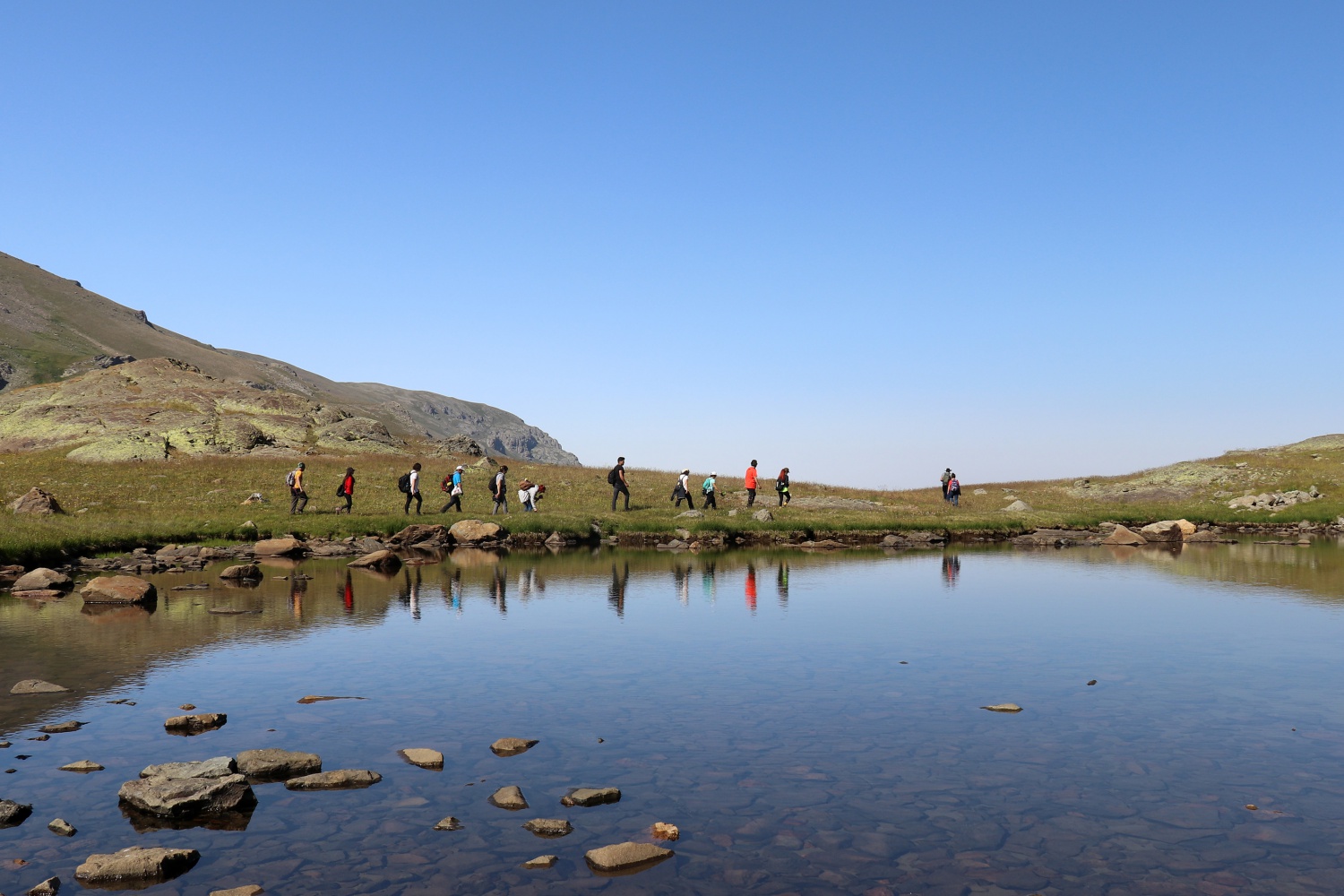 Yüksek zirvelerin cenneti: Artabel Gölleri Tabiat Parkı 13
