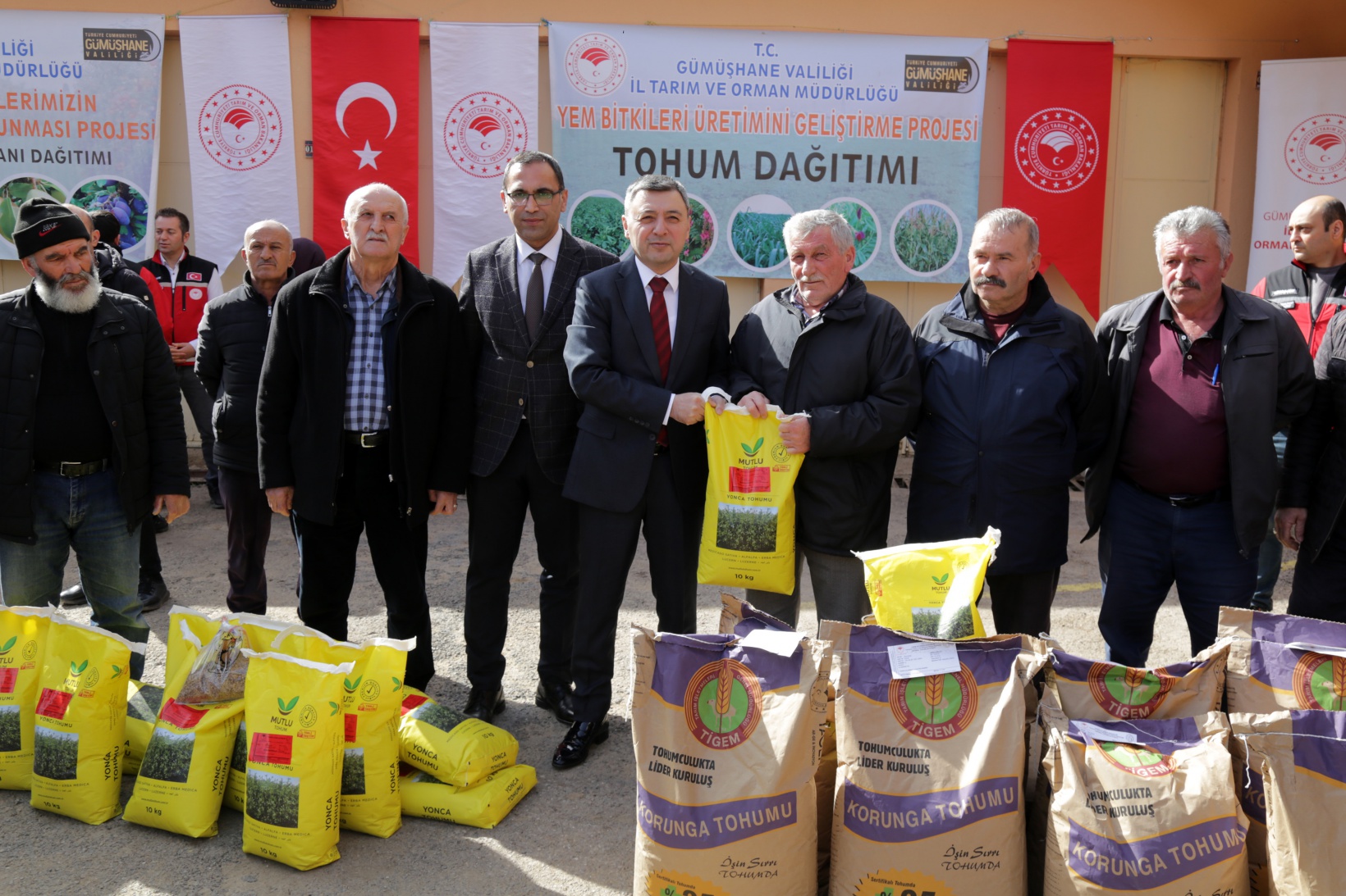 Gümüşhane’de üreticilere 3,5 milyon TL’lik fidan ve tohum dağıtıldı 7