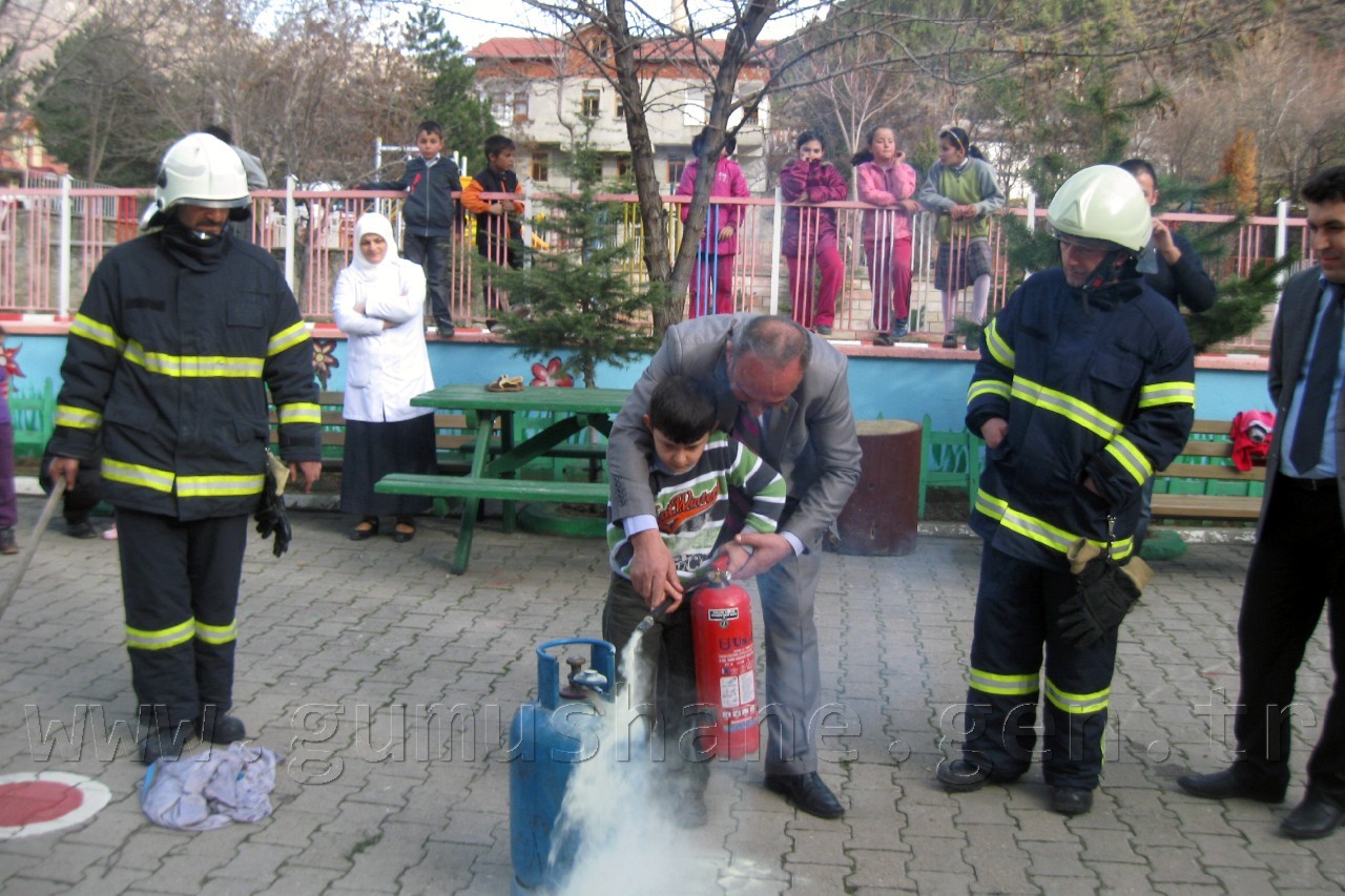 Miniklere Sivil Savunma Tatbikatı 3