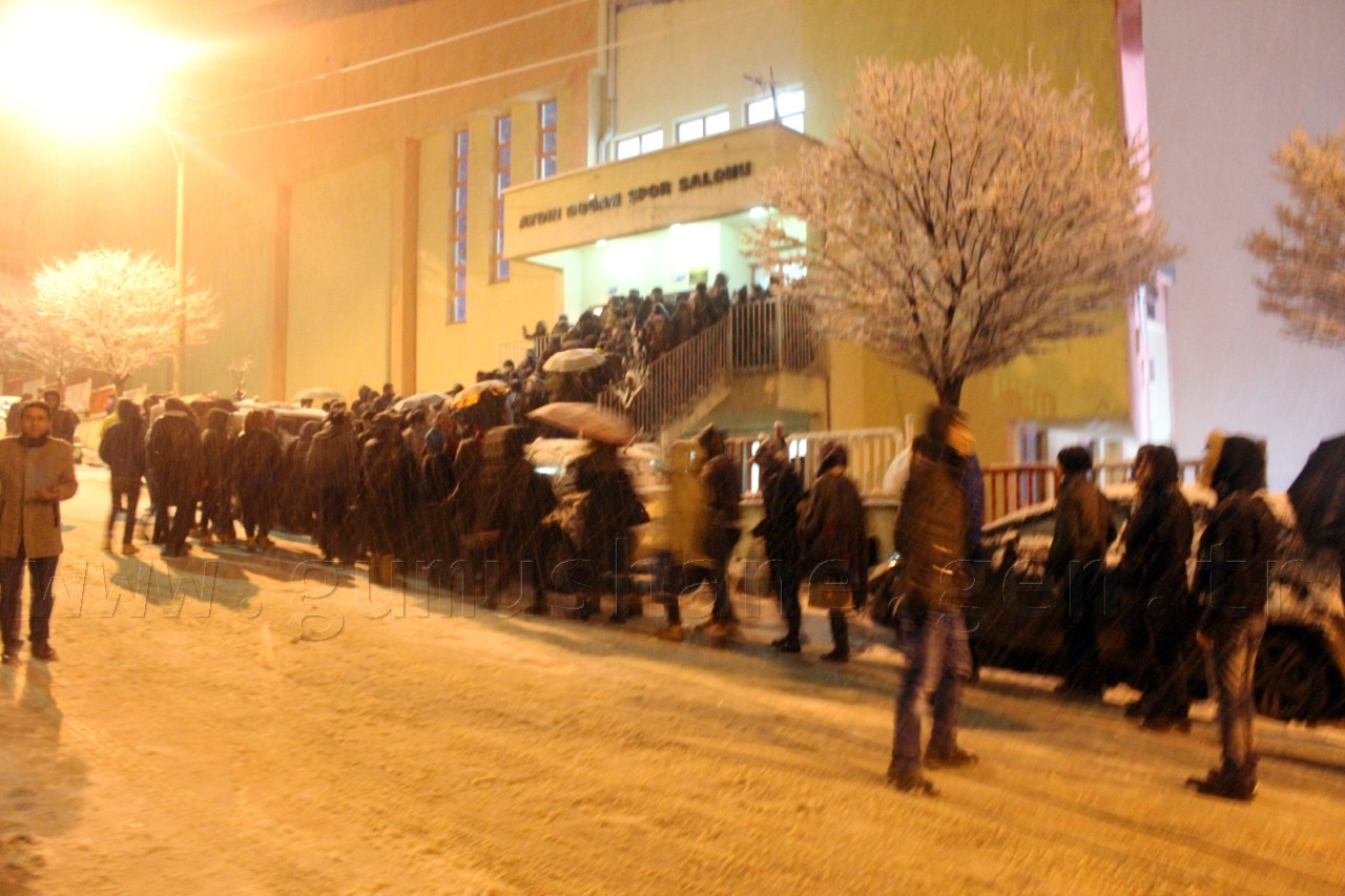 Gümüşhane'de Merve Özbey coşkusu 1