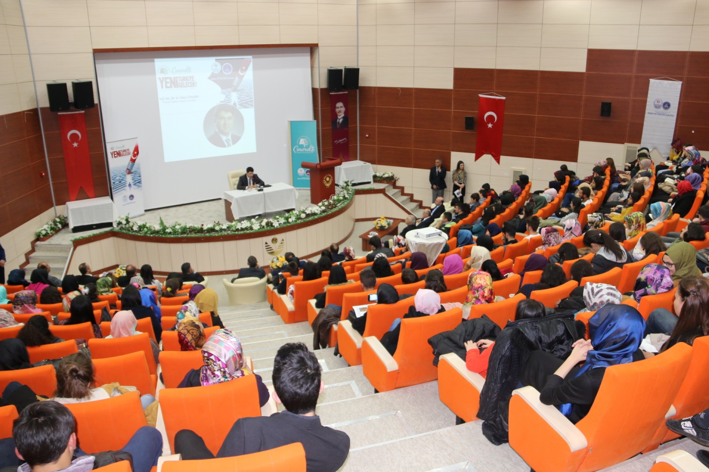 Gümüşhane’de ‘Küresel Güçlerin Yönetim Tercihleri’ konferansı 10