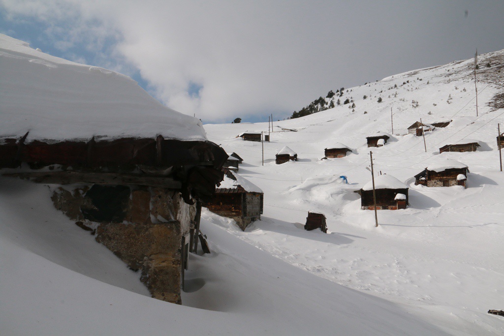 Yücebelen Köylülerinden 1 metreyi aşan karlı zeminde zorlu tırmanış 26