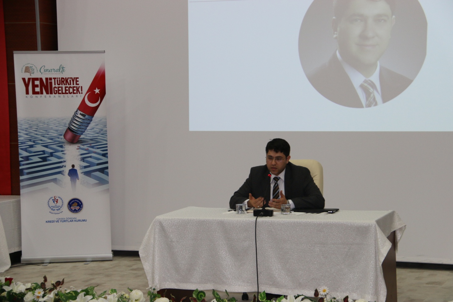 Gümüşhane’de ‘Küresel Güçlerin Yönetim Tercihleri’ konferansı 7