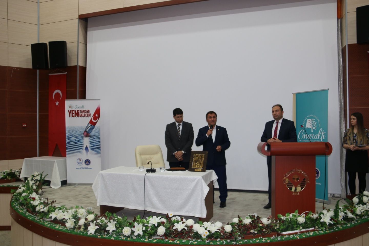 Gümüşhane’de ‘Küresel Güçlerin Yönetim Tercihleri’ konferansı 12