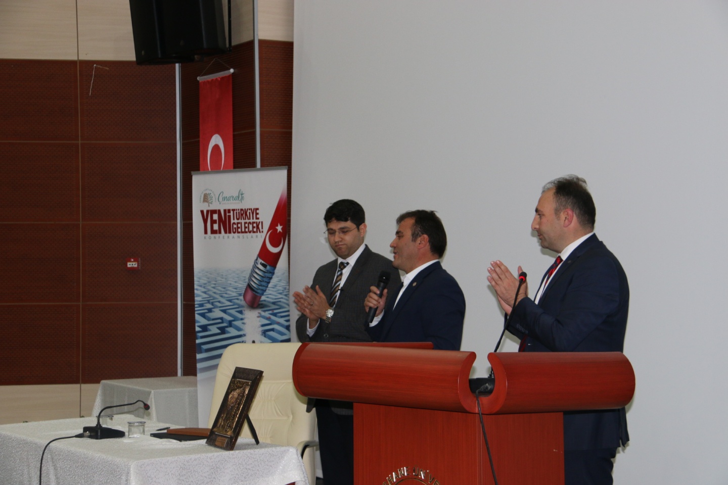 Gümüşhane’de ‘Küresel Güçlerin Yönetim Tercihleri’ konferansı 15