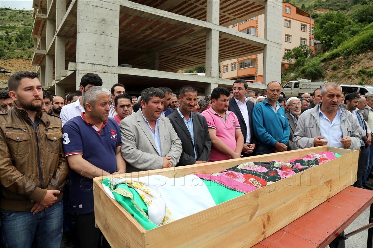 Gamze son yolculuğuna uğurlandı 1