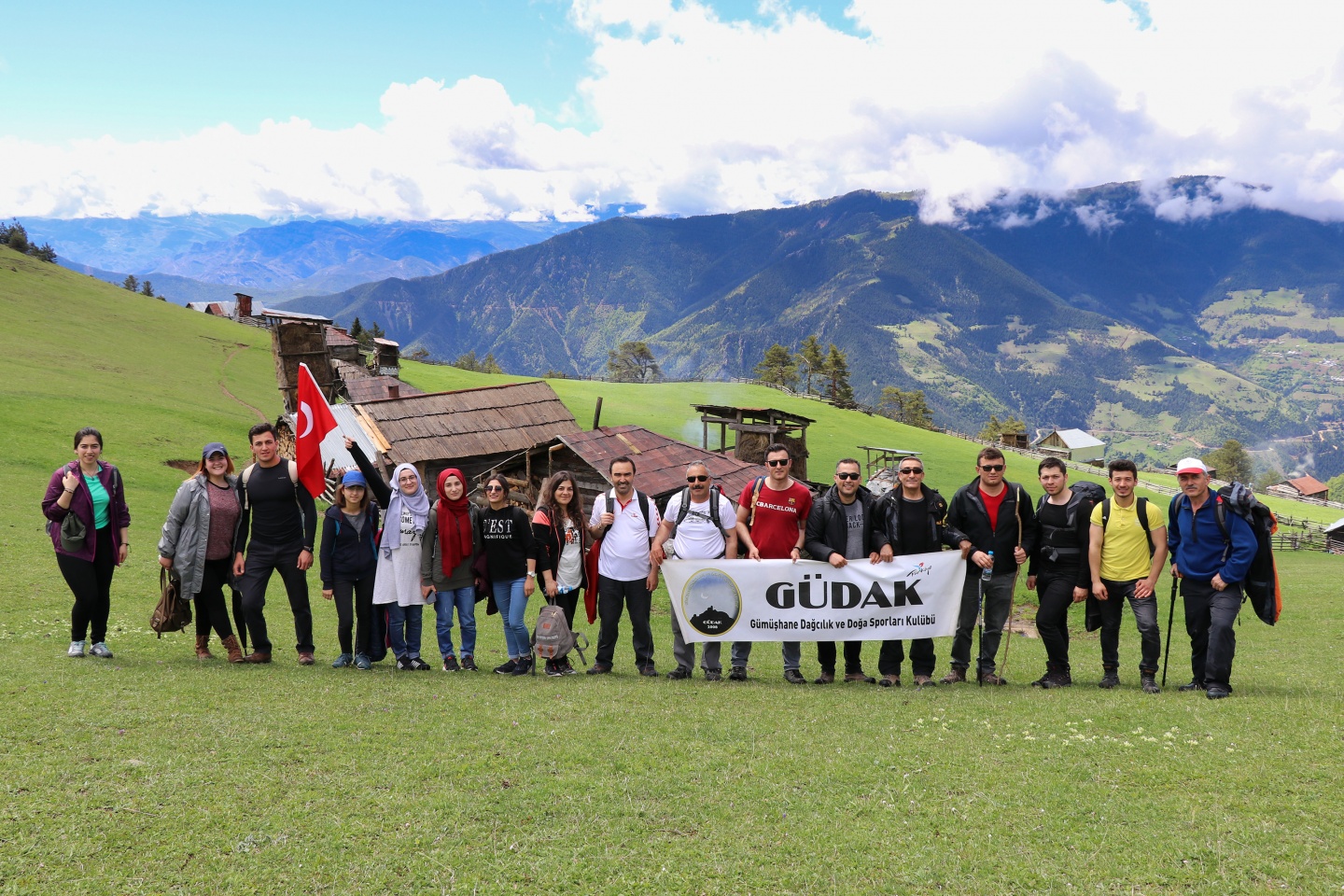 Gümüşhaneli dağcılardan bulutların üzerinde yürüyüş 64