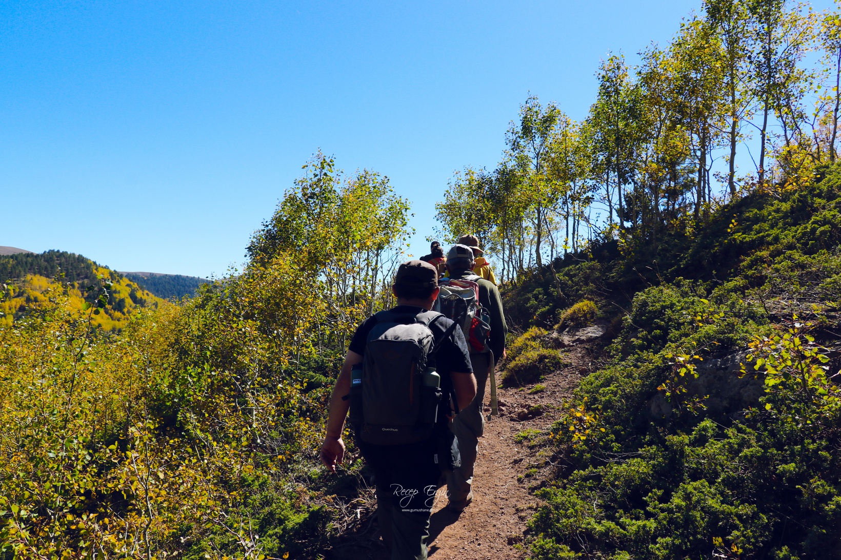 Gümüşhane dağları sonbaharın büyüleyici renkleriyle bezendi 31