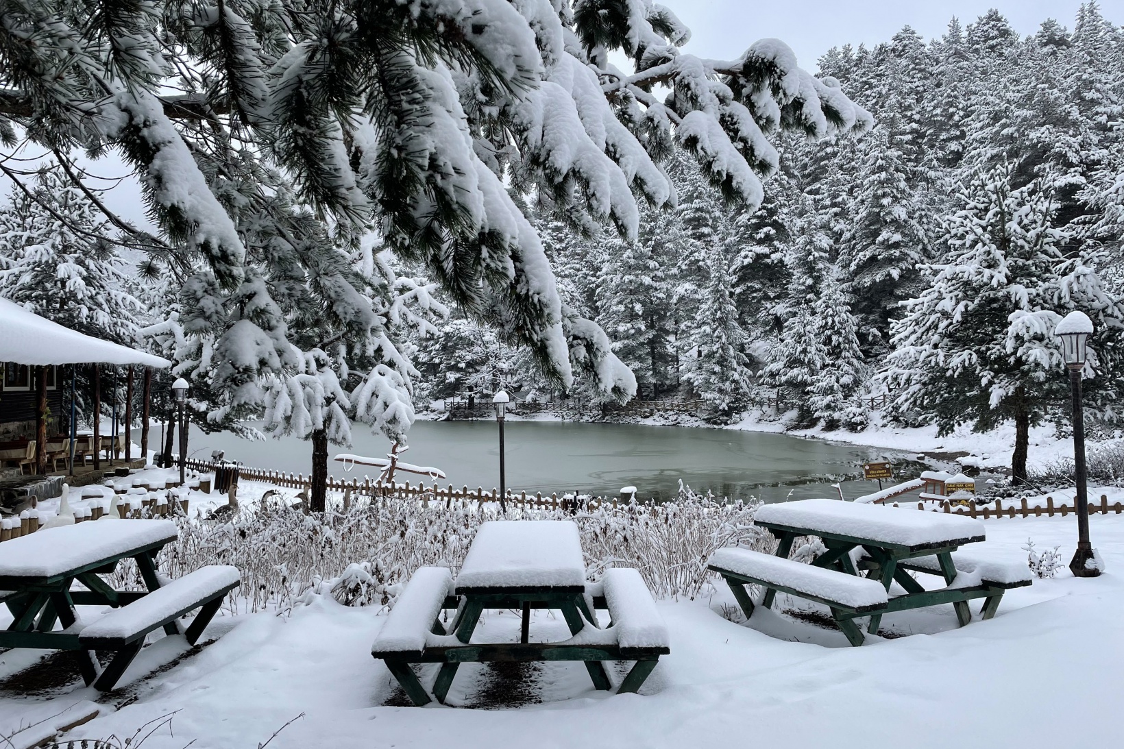 Limni Gölünden eşsiz kar görüntüleri 14