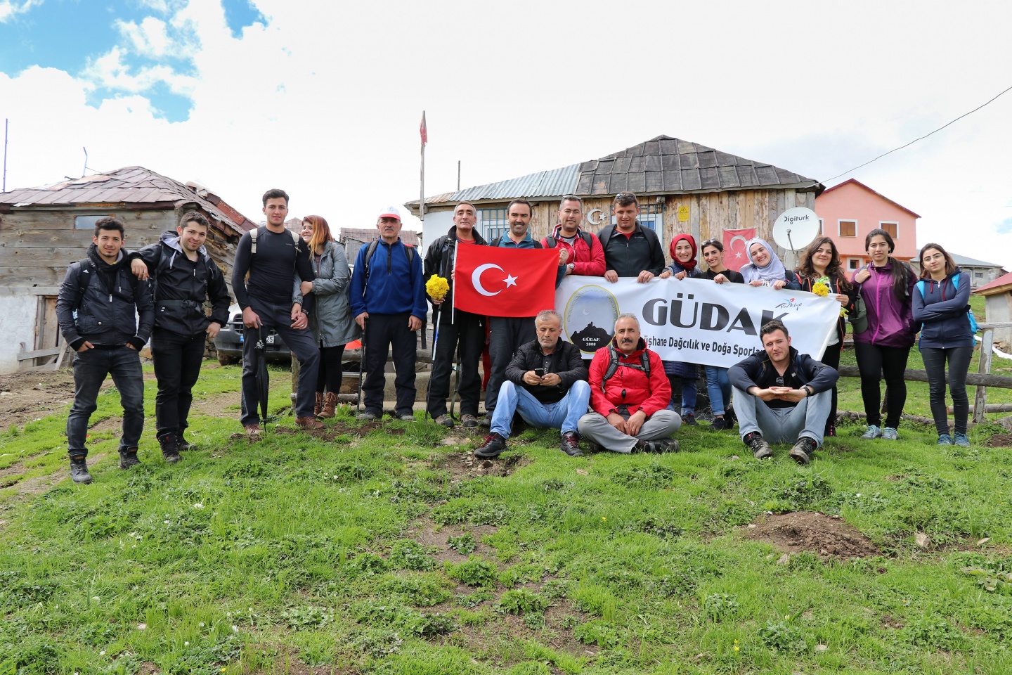 Gümüşhaneli dağcılardan bulutların üzerinde yürüyüş 53