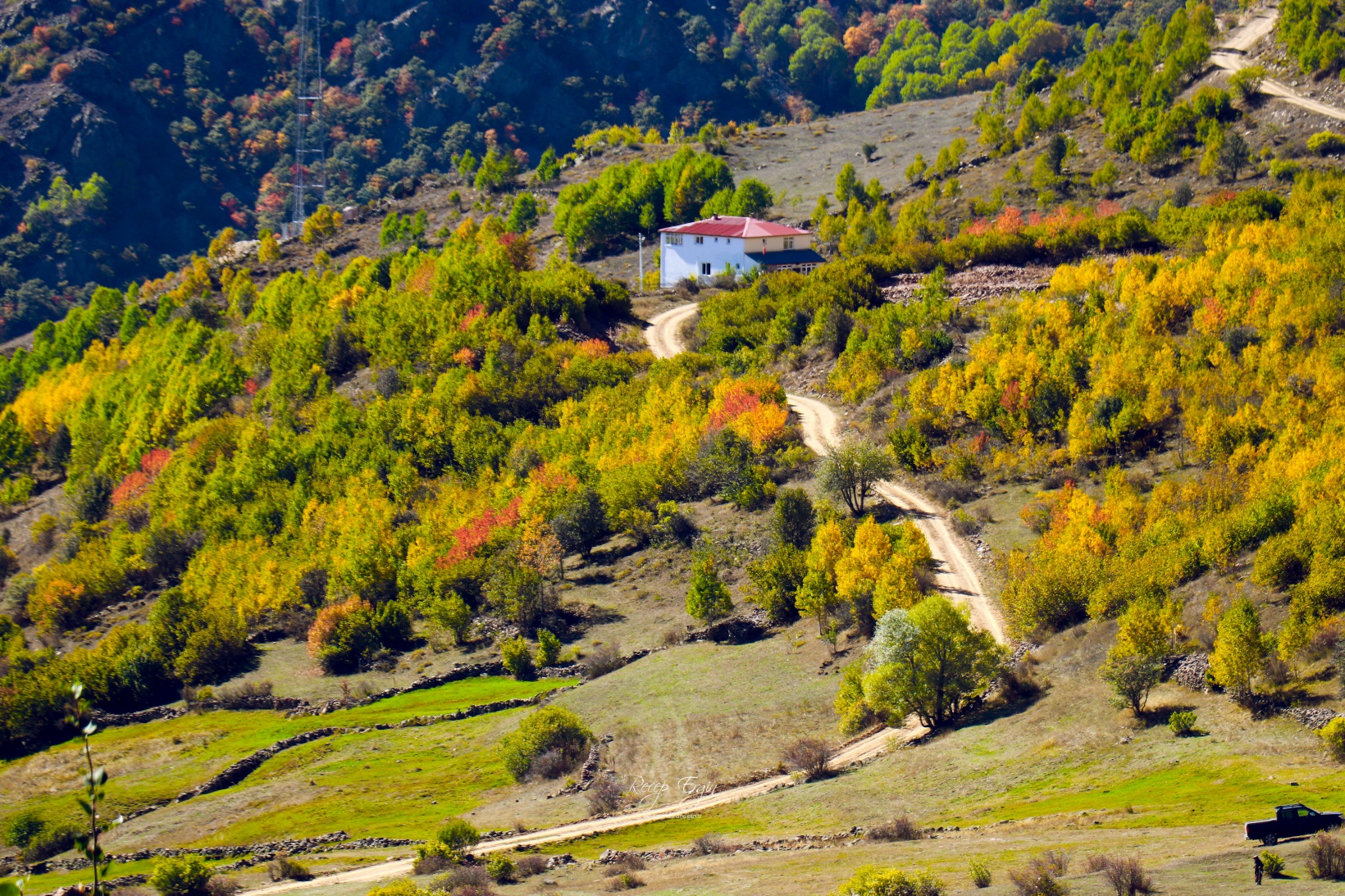 Gümüşhane dağları sonbaharın büyüleyici renkleriyle bezendi 21