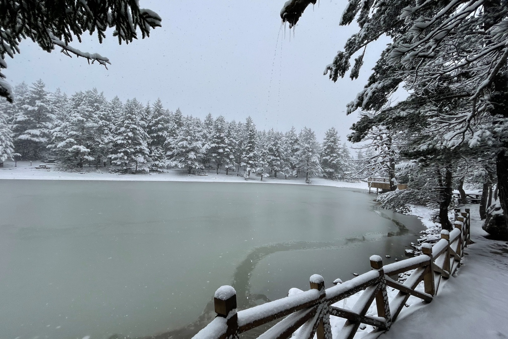 Limni Gölünden eşsiz kar görüntüleri 5