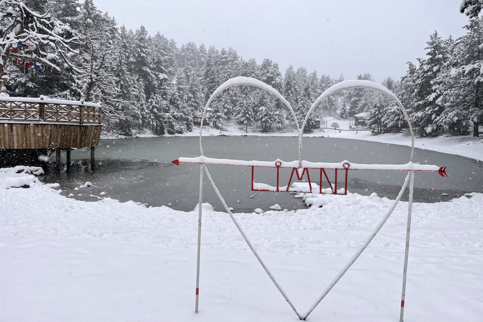 Limni Gölünden eşsiz kar görüntüleri 3