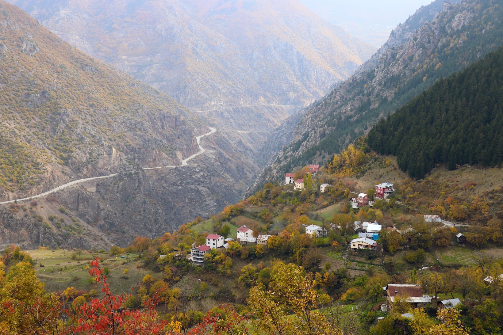 Gümüşhane'de sonbahar tüm ihtişamıyla devam ediyor 21