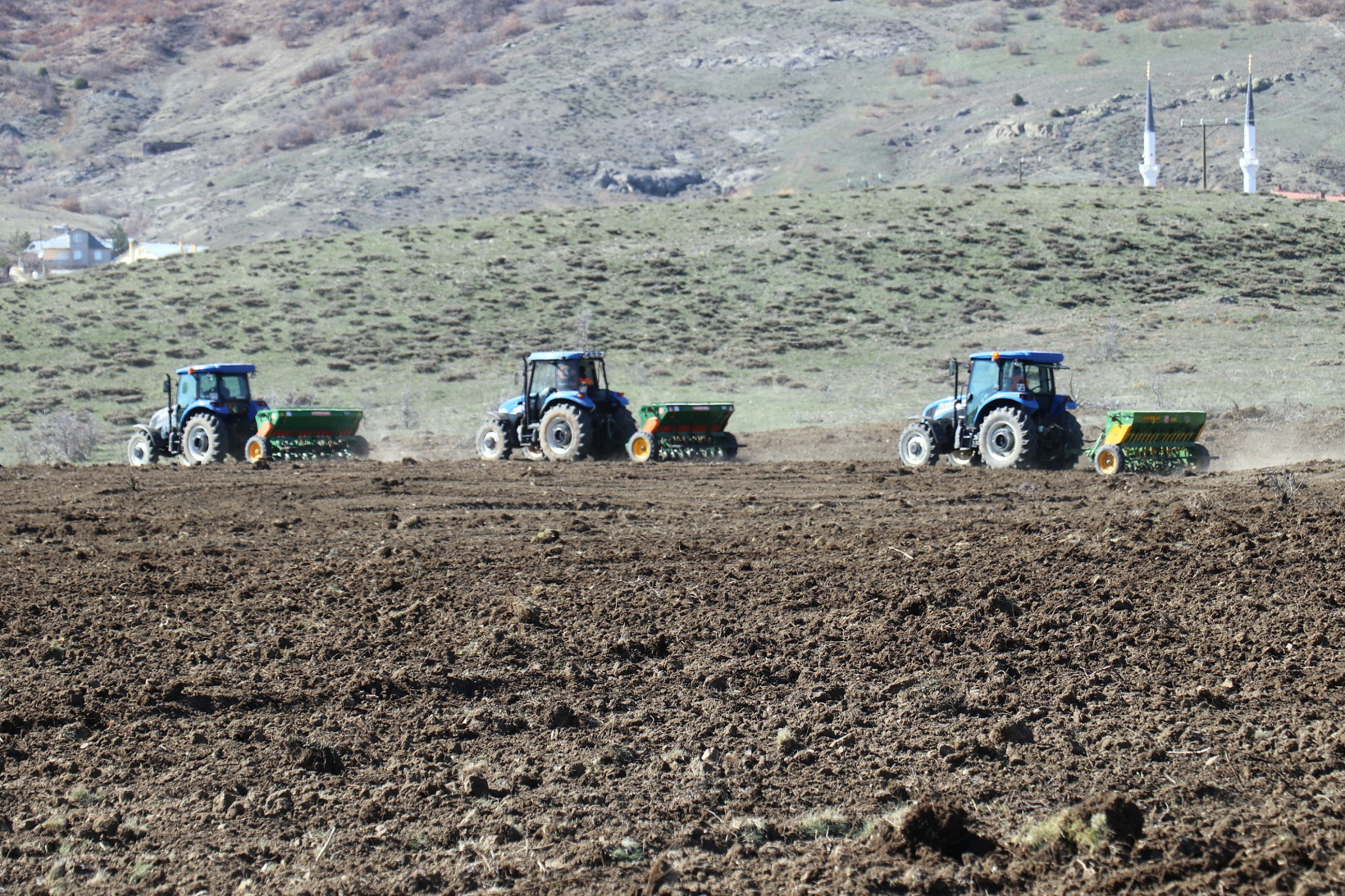 Gümüşhane’de 20 yıldır ekilmeyen tarlalar ekilmeye başlandı 6
