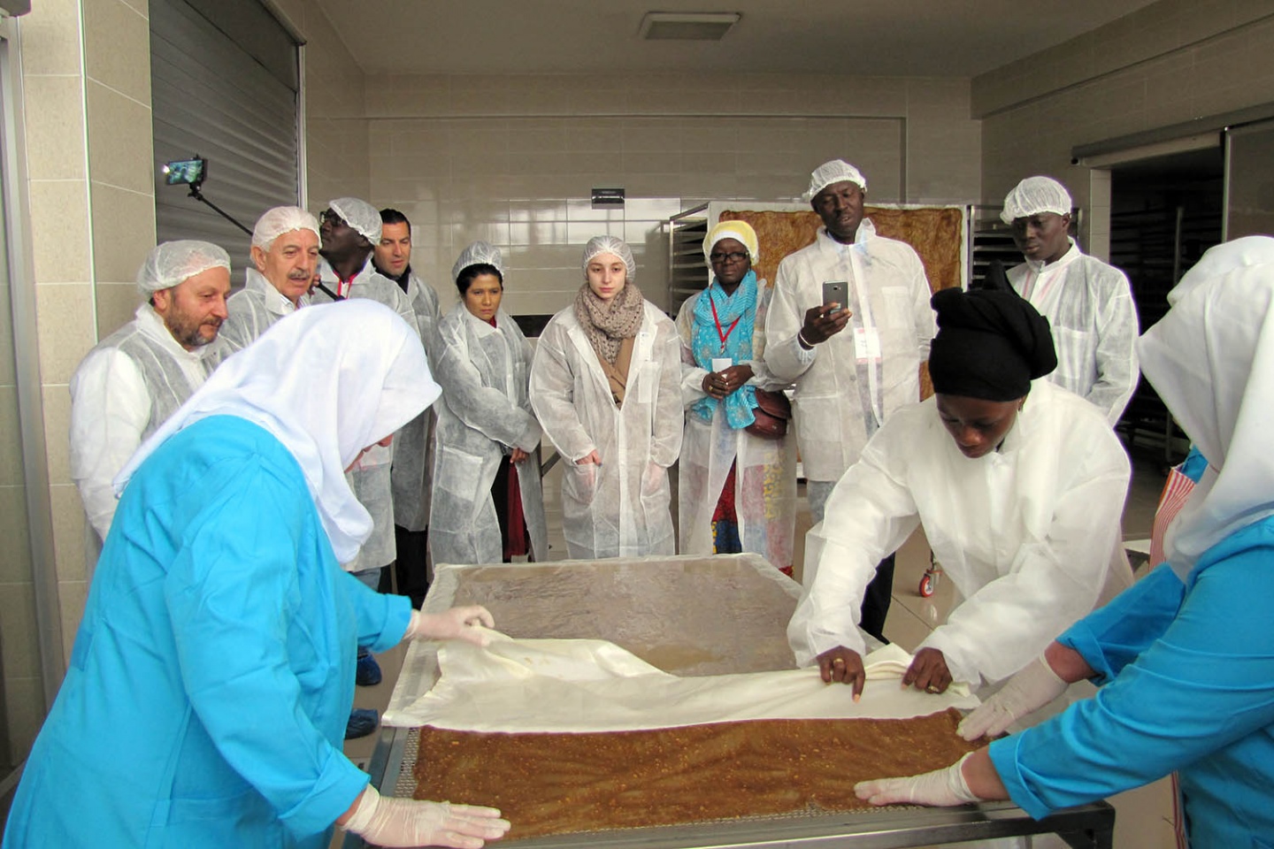 Yabancı misafirler pestil serdi 5