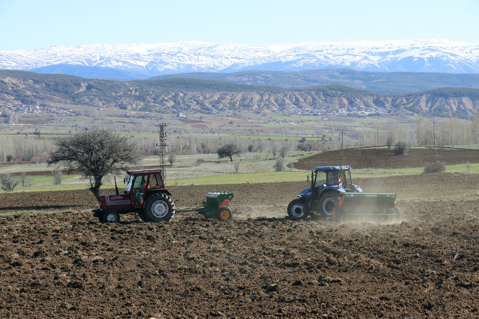 Gümüşhane’de 20 yıldır ekilmeyen tarlalar ekilmeye başlandı 8