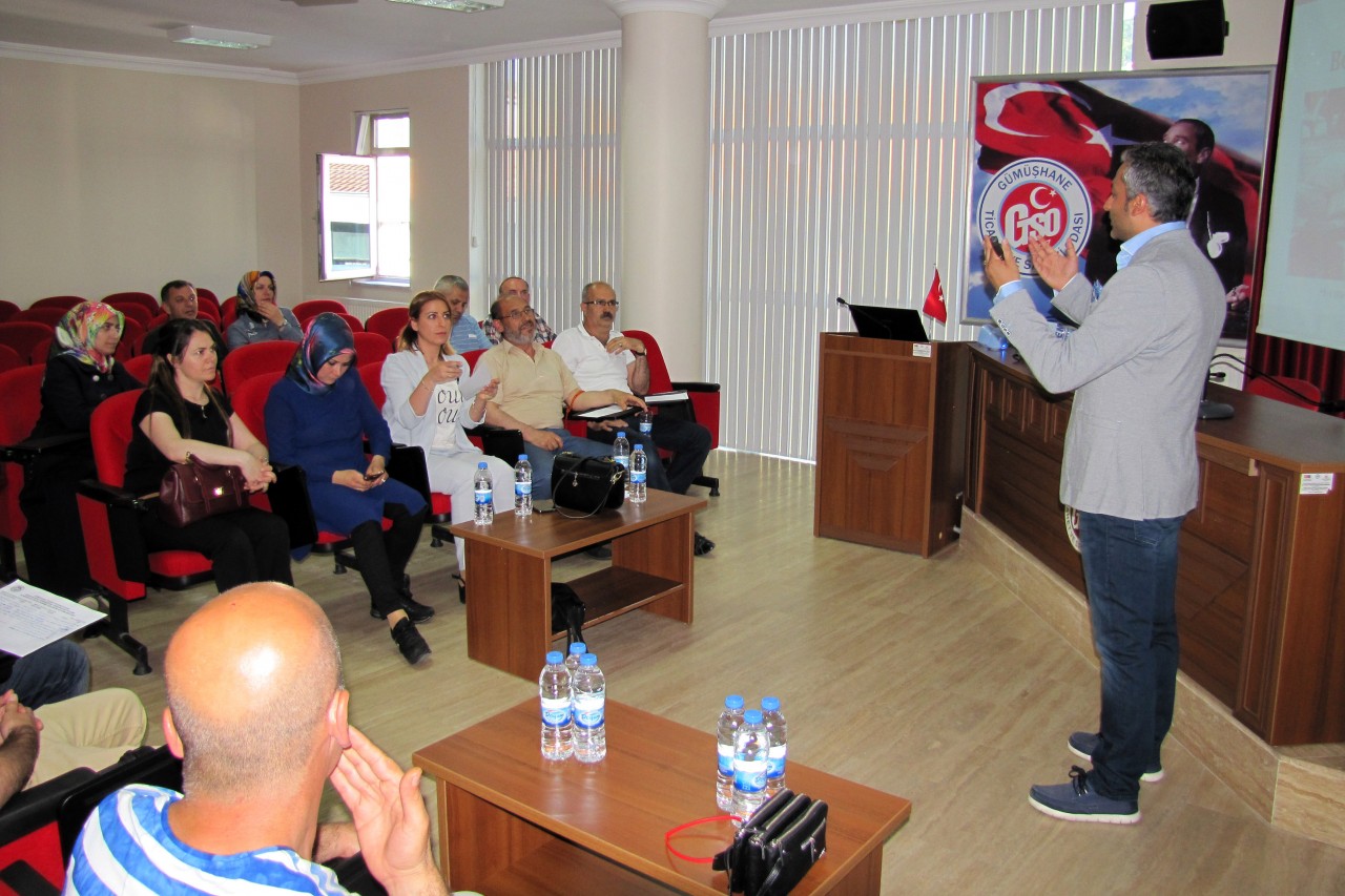 ‘Gülmek iletişimin ücretsiz silahı’ 1