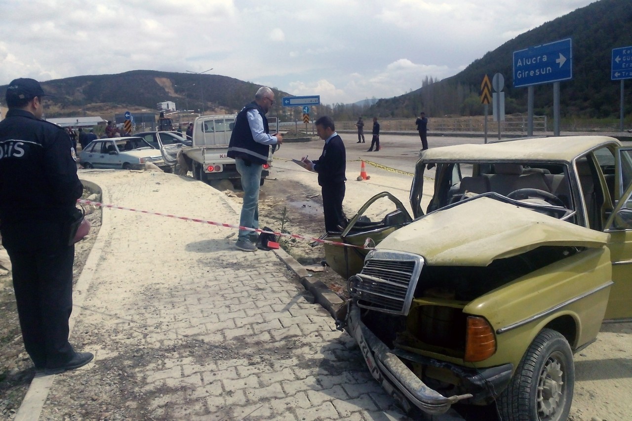 Gümüşhane’de Feci Kaza: 2 Ölü, 6 Yaralı 9