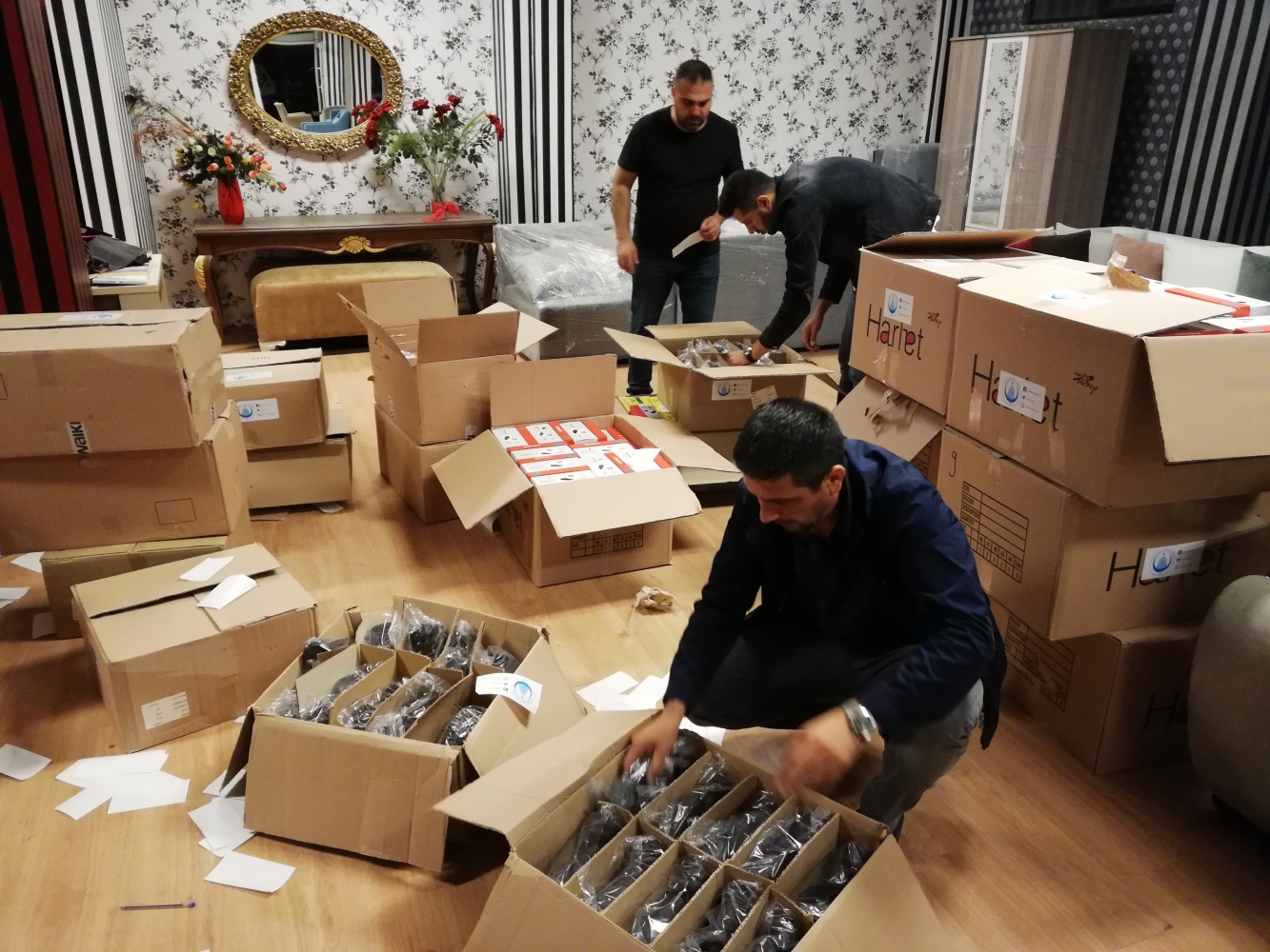 İhtiyaç sahibi öğrencilere ayakkabı hediye edildi 17