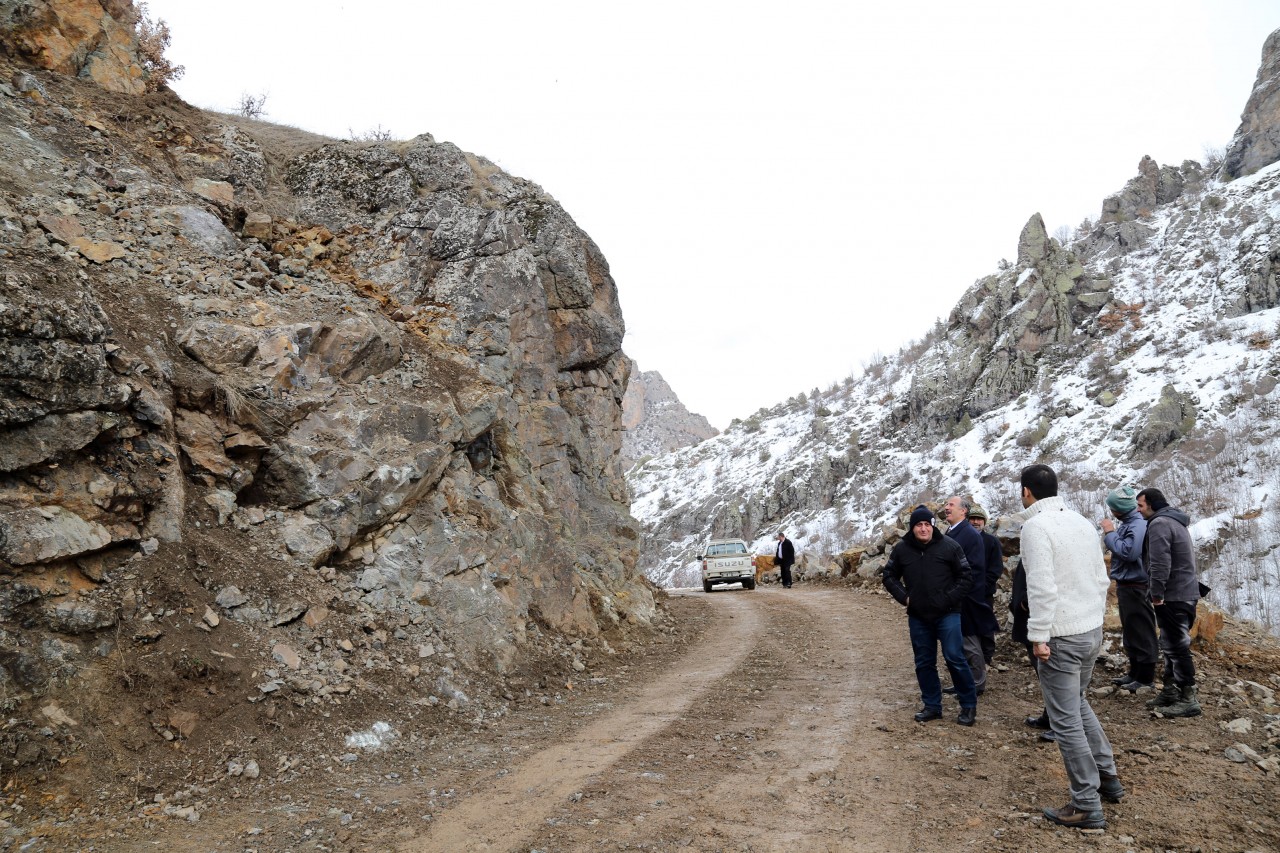 Gülaçar yolunda heyelan 5