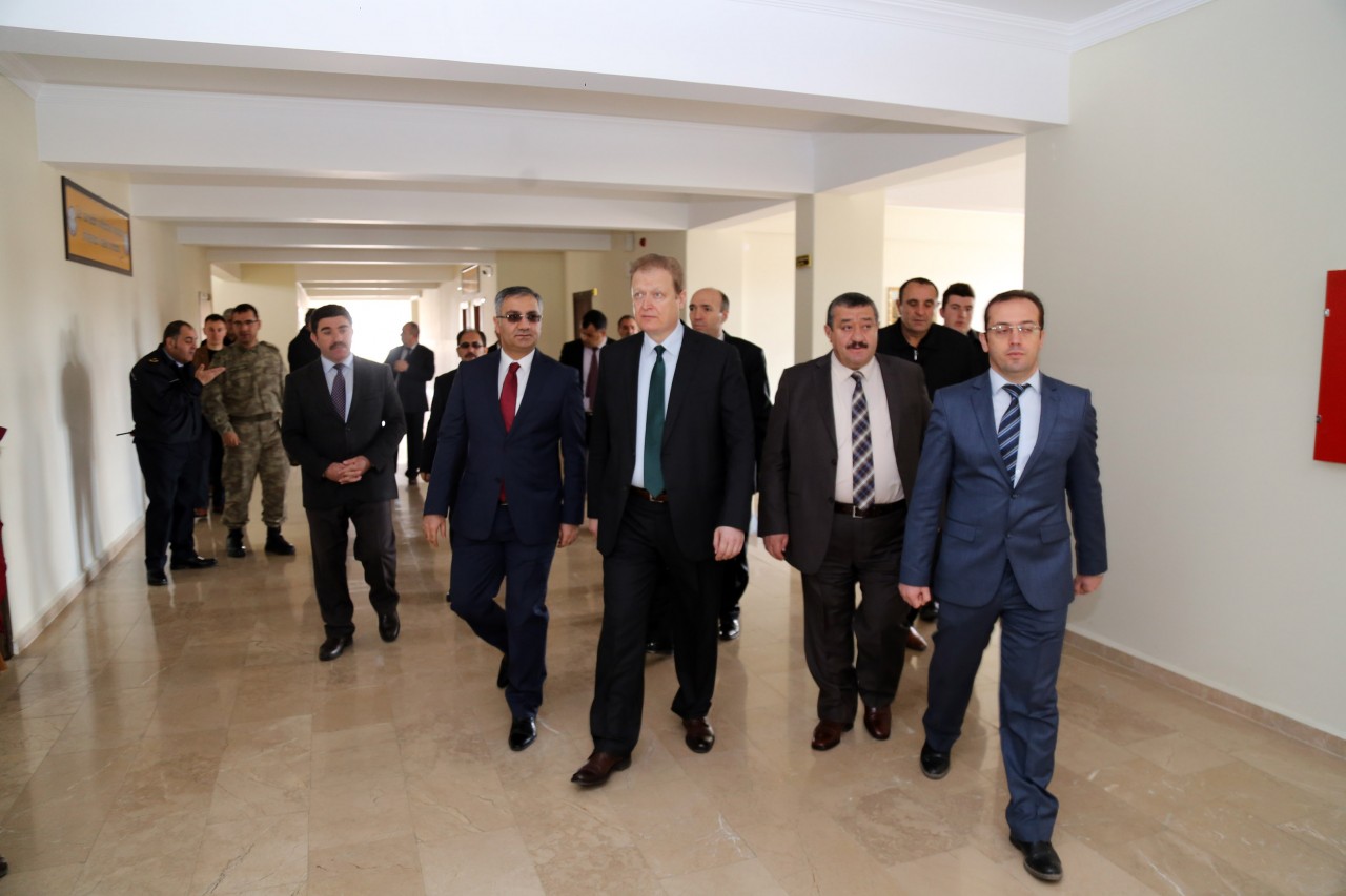 Vali Yavuz Kelkit’e çıkarma yaptı 1