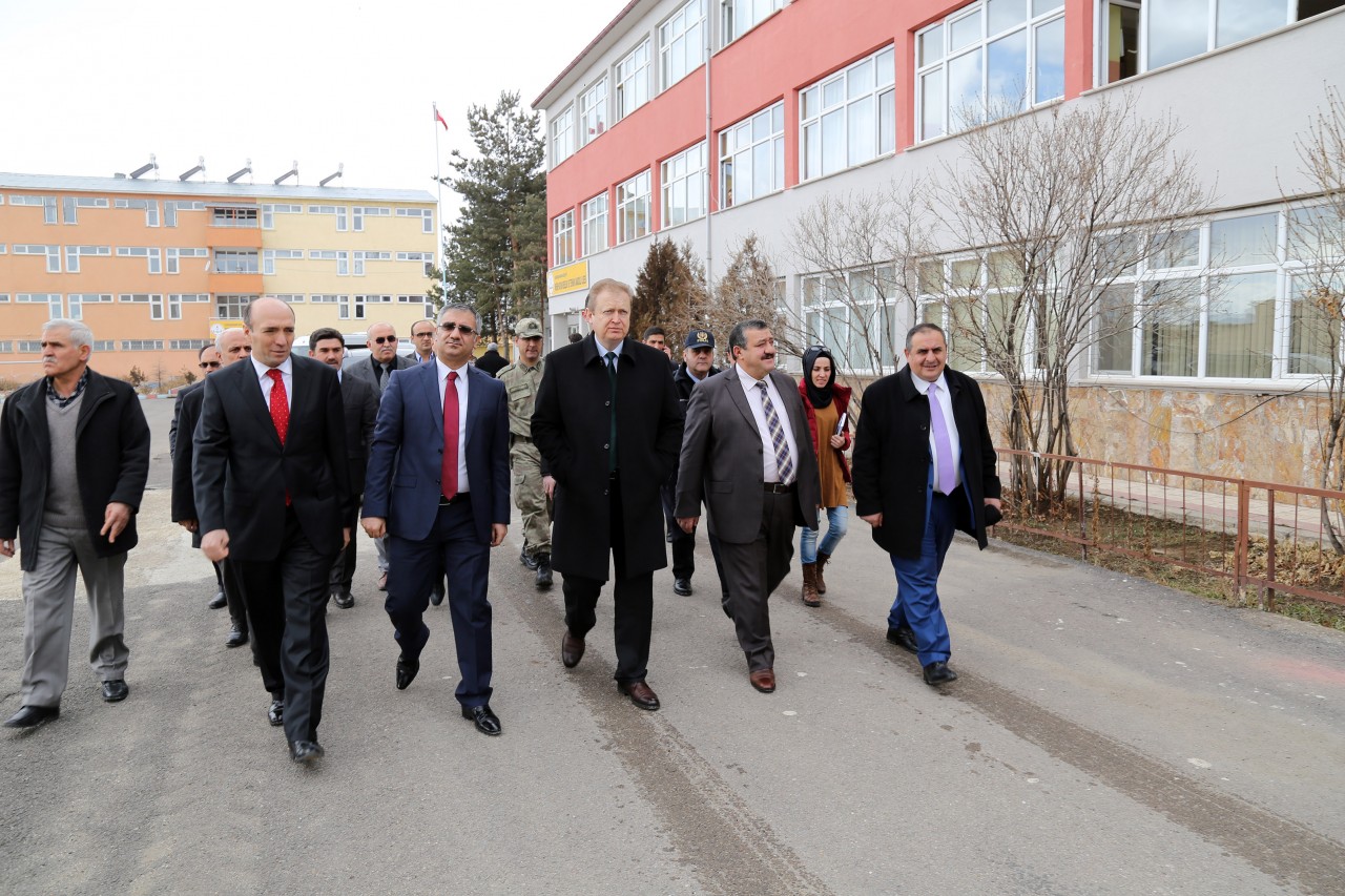 Vali Yavuz Kelkit’e çıkarma yaptı 10