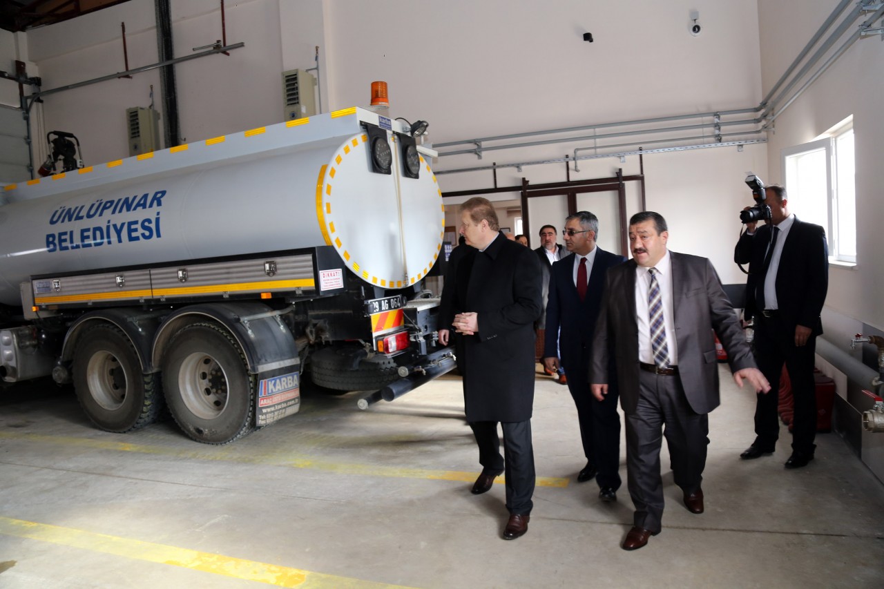 Vali Yavuz Kelkit’e çıkarma yaptı 15