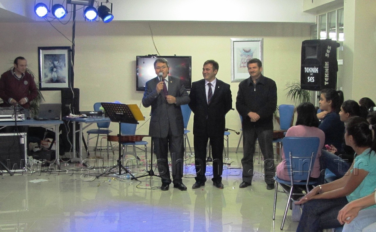 Üstün, Üniversite Öğrencilerini Ziyaret Etti 1